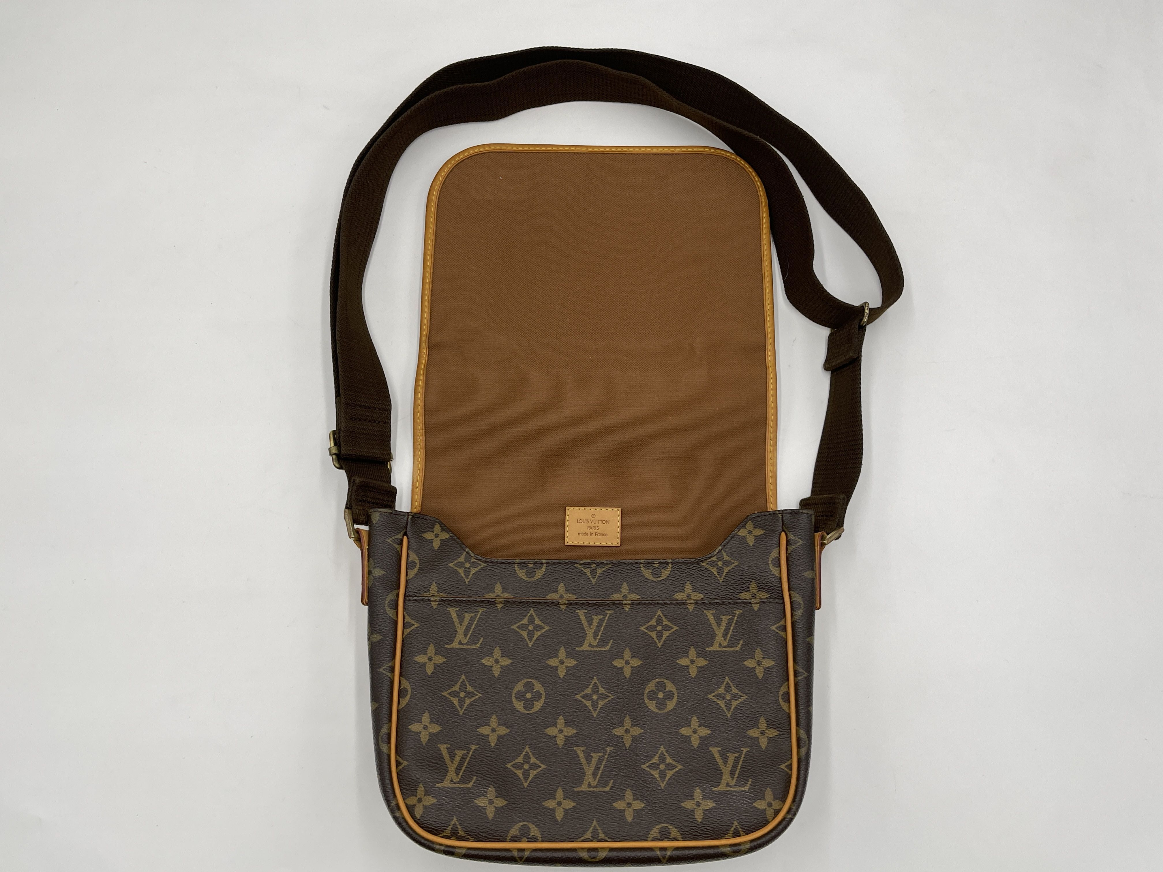 Monogram Messenger Bosphore PM M40106 MI1007 Shoulder Bag — view 7