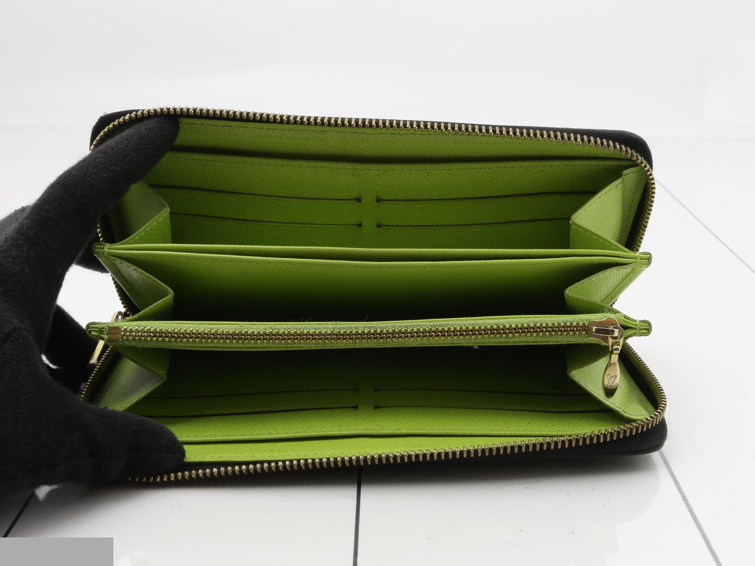 Zippy Wallet — view 4