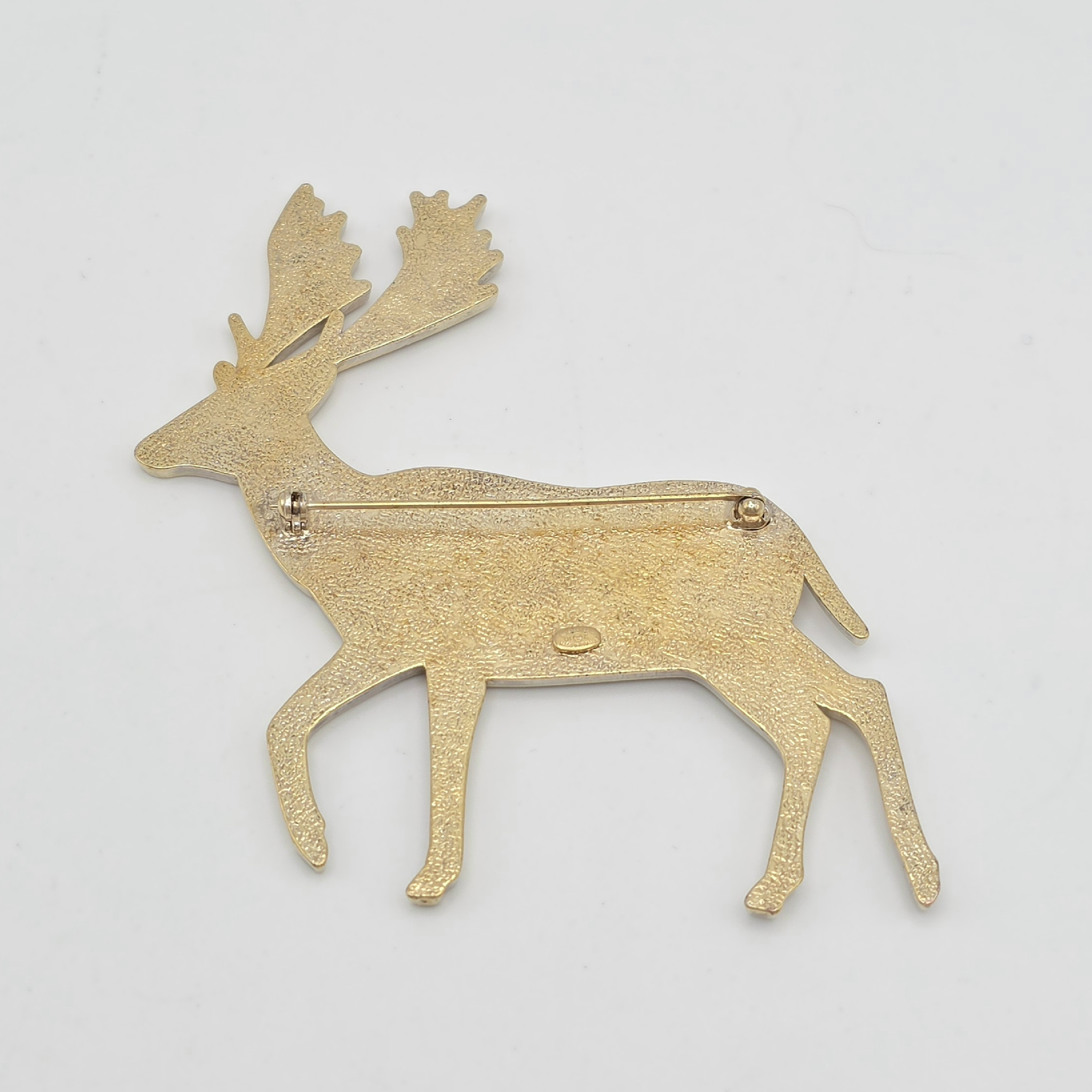 brooch — view 3