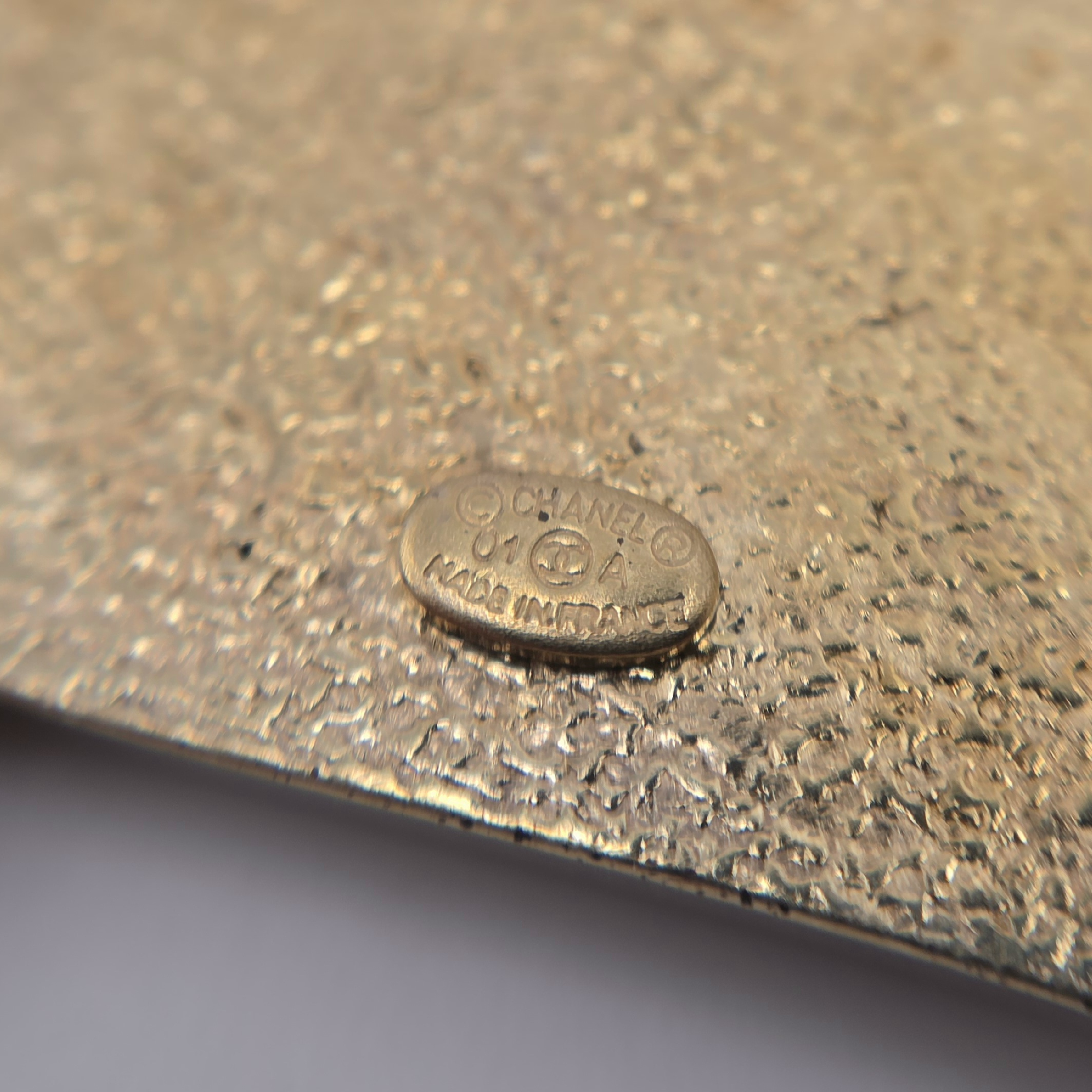 brooch — view 5