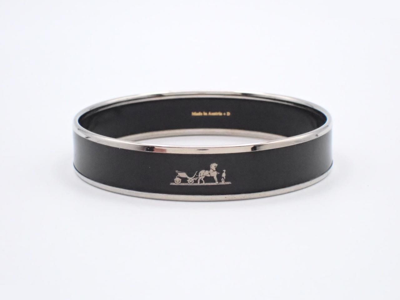 Caleche bangle, wrist circumference approximately 19 cm — view 2