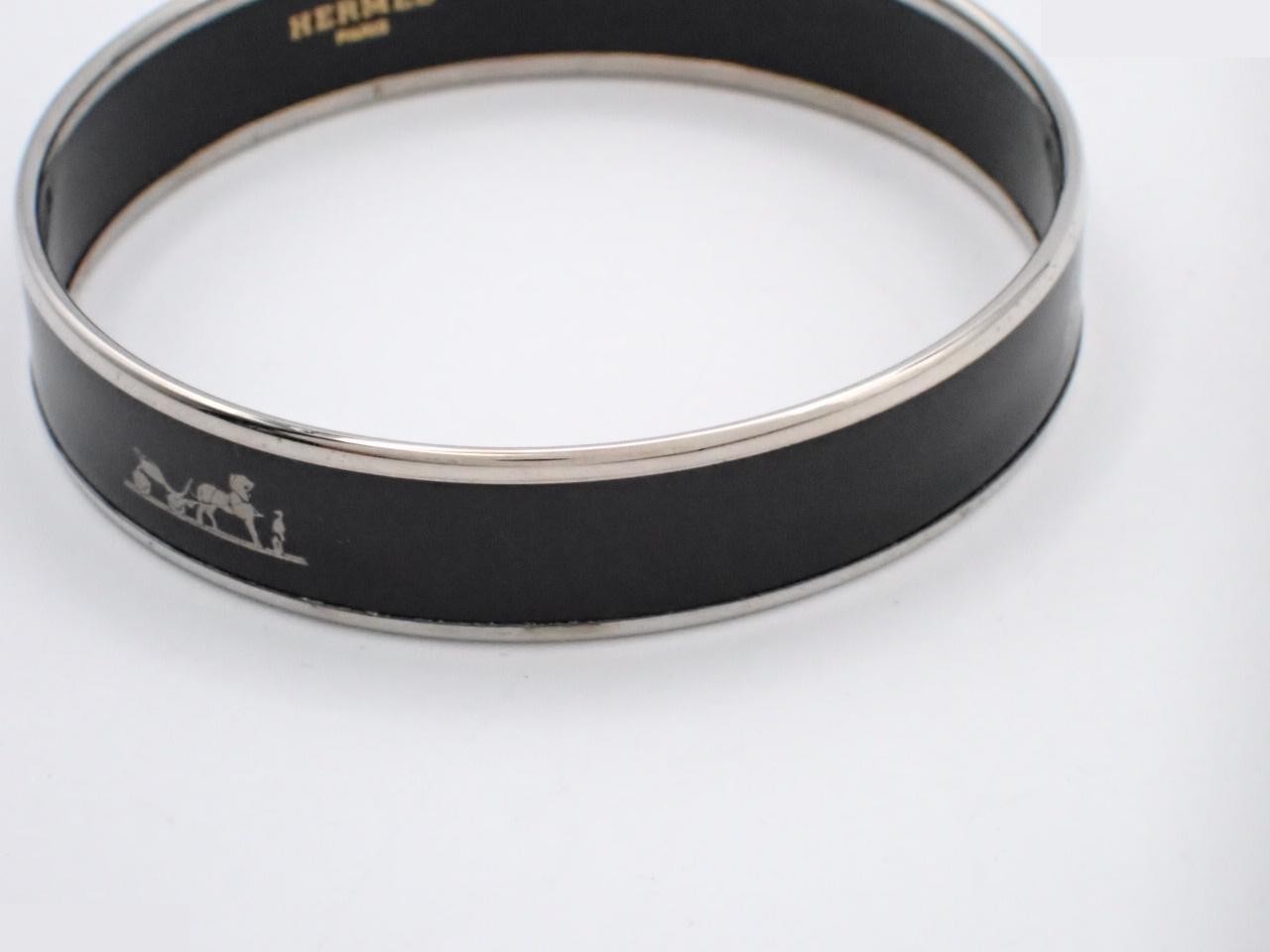 Caleche bangle, wrist circumference approximately 19 cm — view 3
