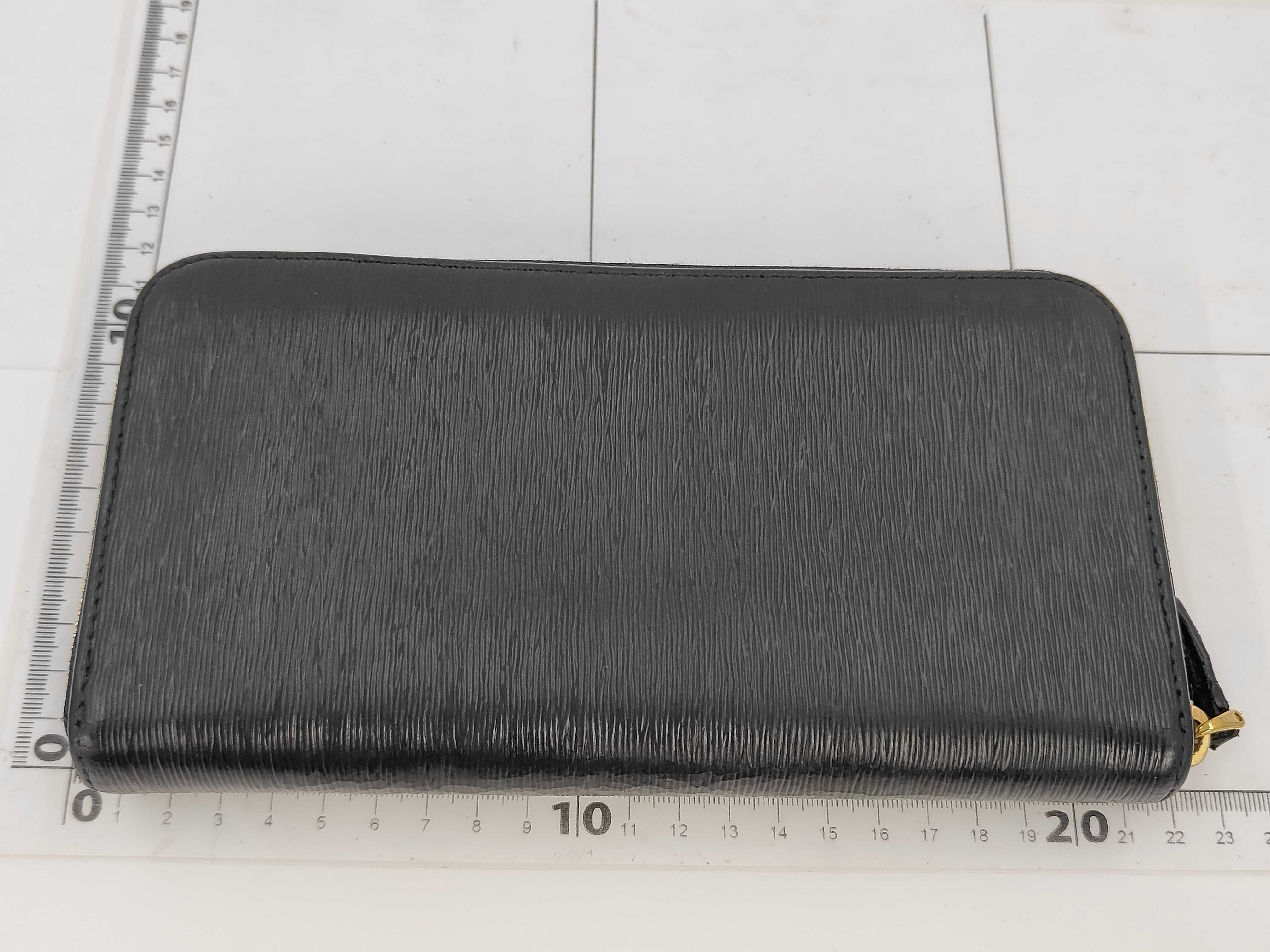 Leather Round Long Wallet Serial Number Wallet — view 2