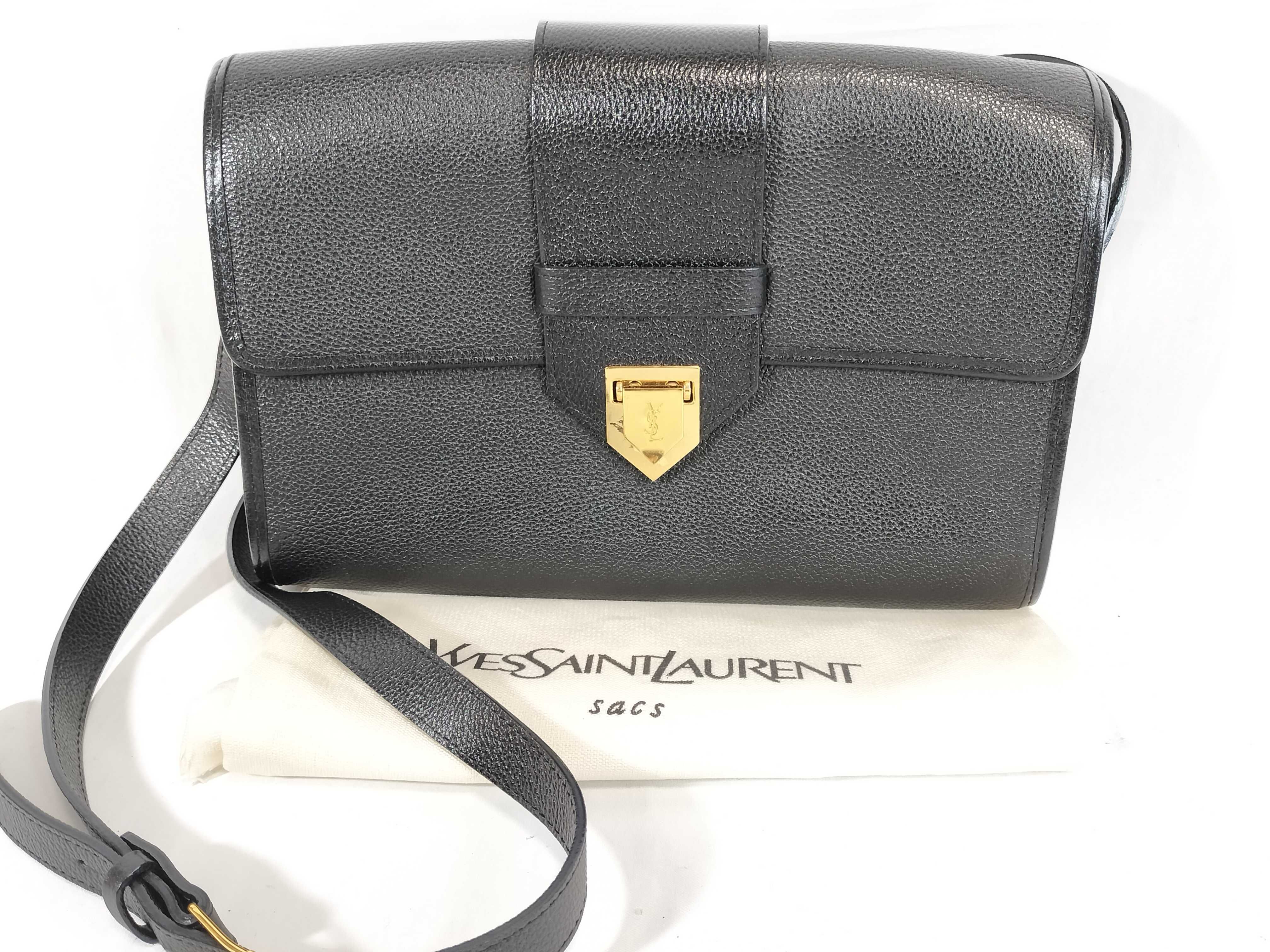 shoulder bag, leather, black.
