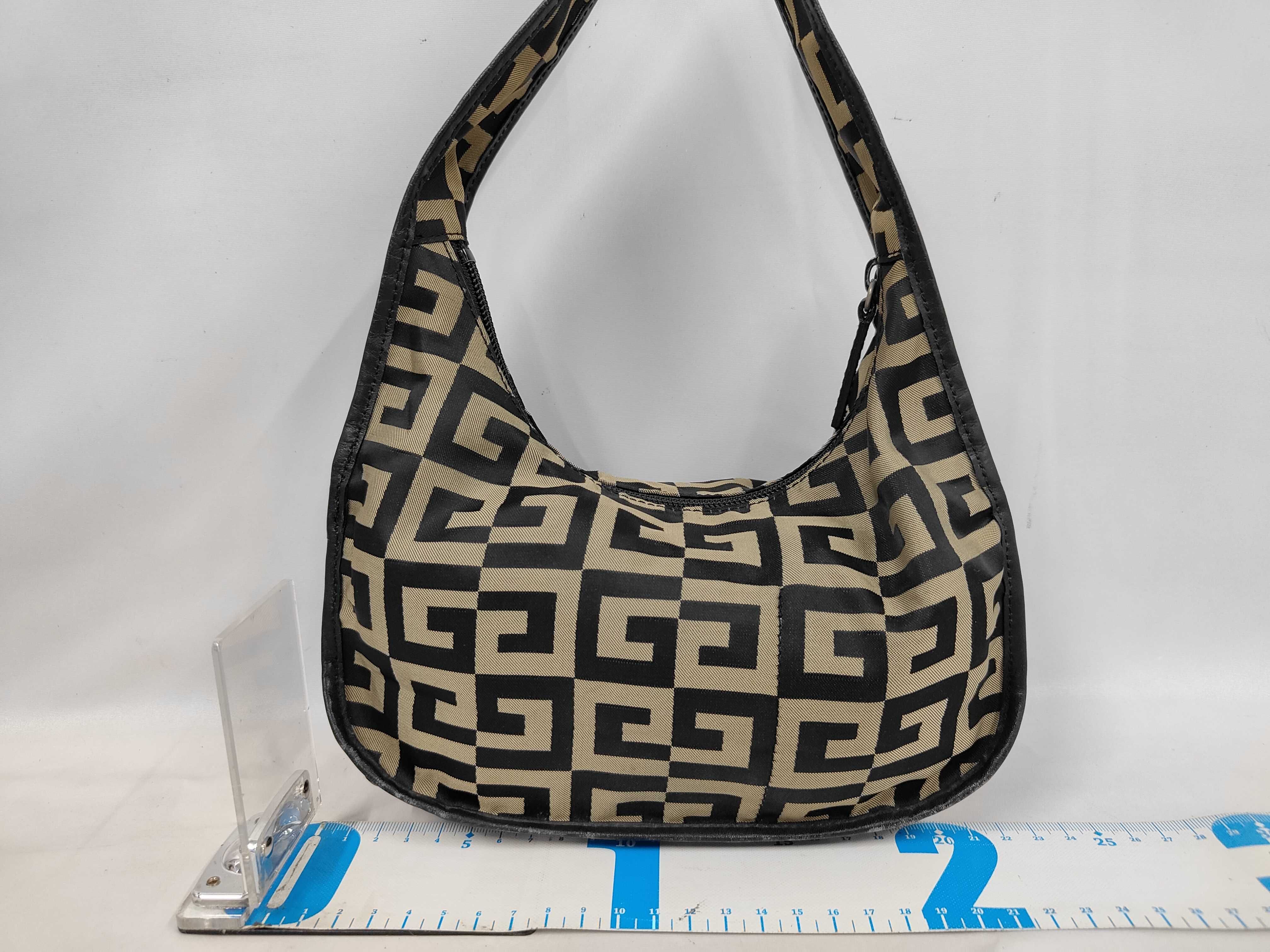 4G Logo Nylon Hobo Shoulder Bag (Black x Beige) — view 2