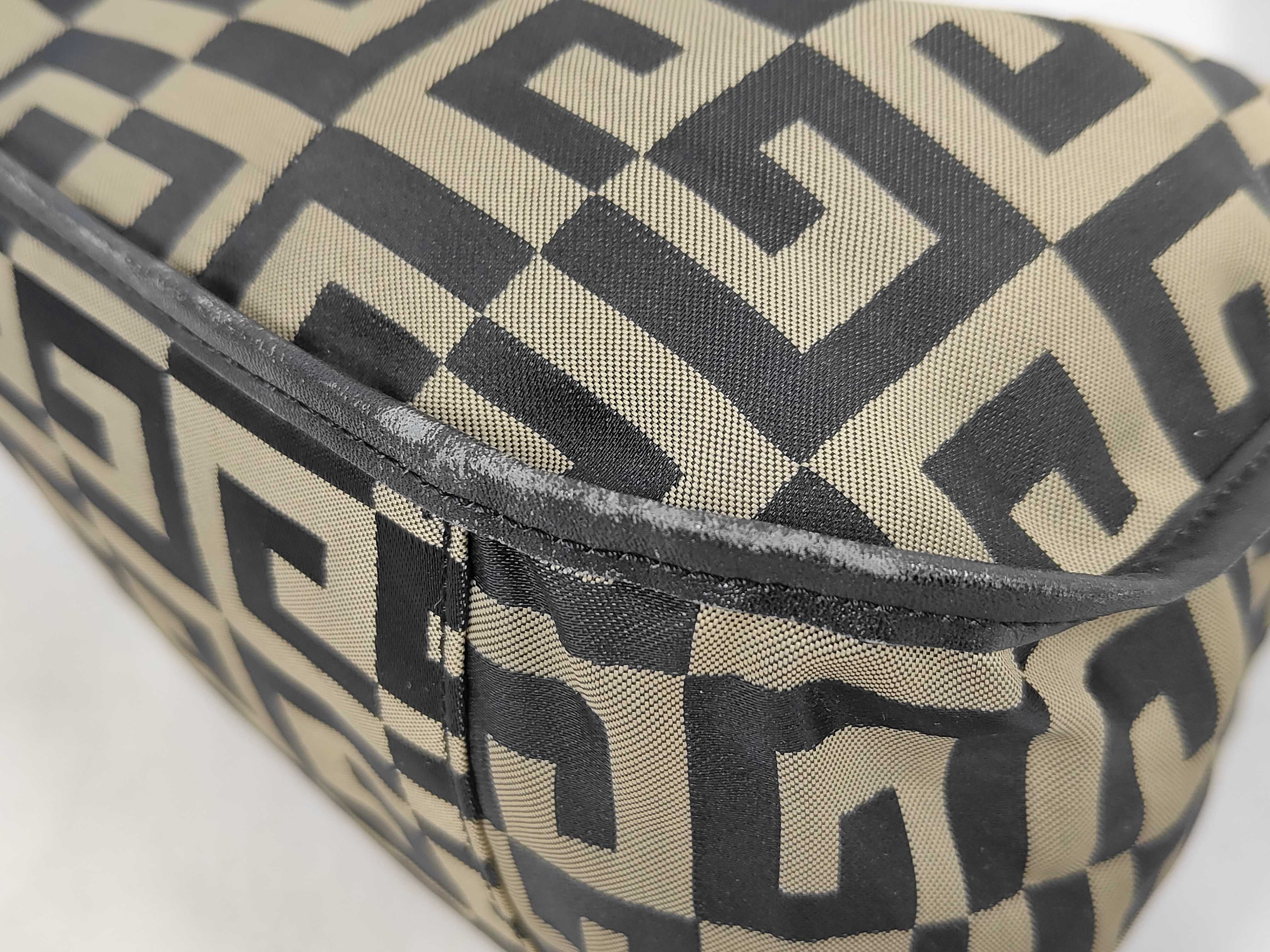 4G Logo Nylon Hobo Shoulder Bag (Black x Beige) — view 3
