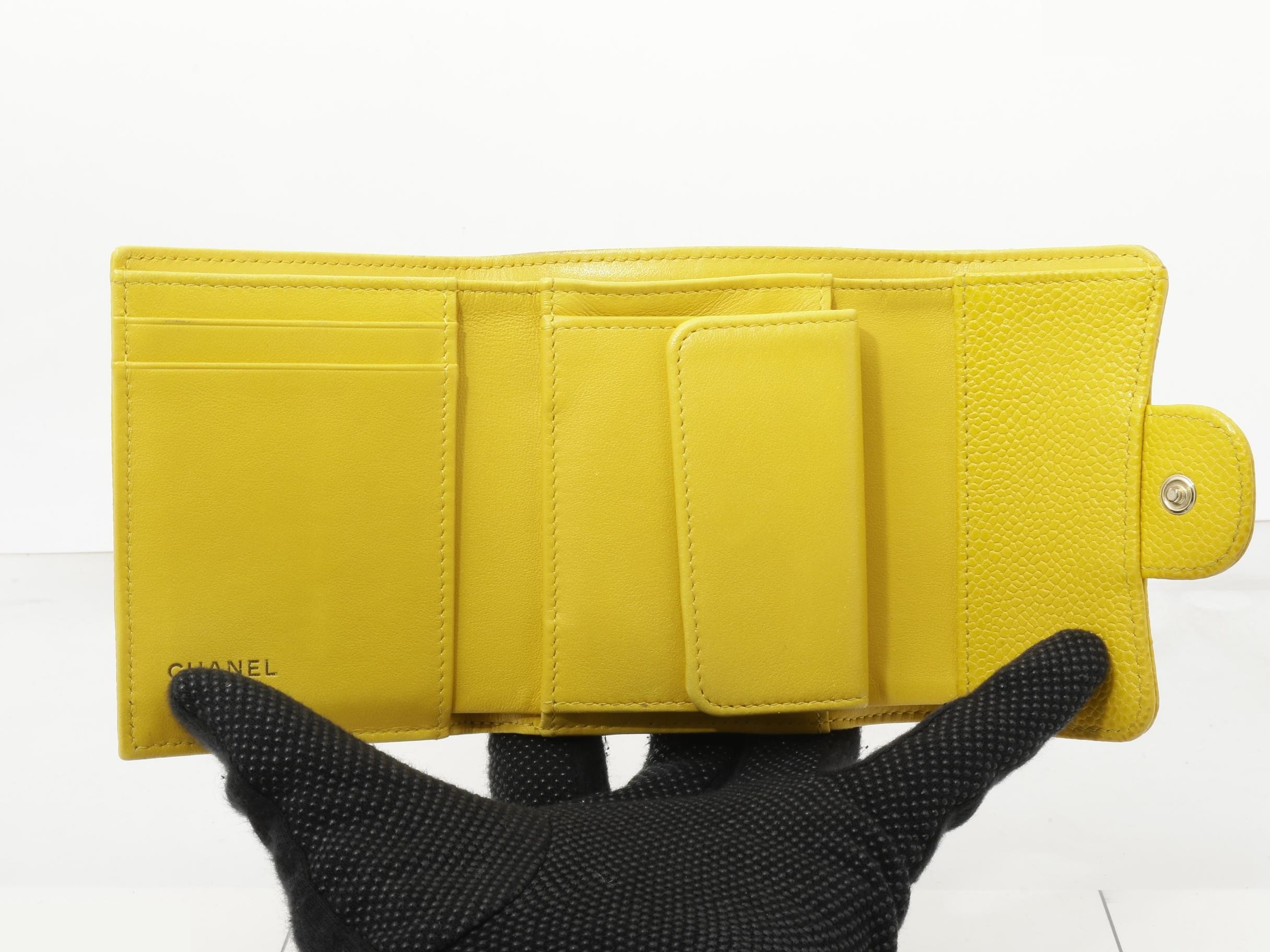 Caviar Skin Folding Wallet — view 4