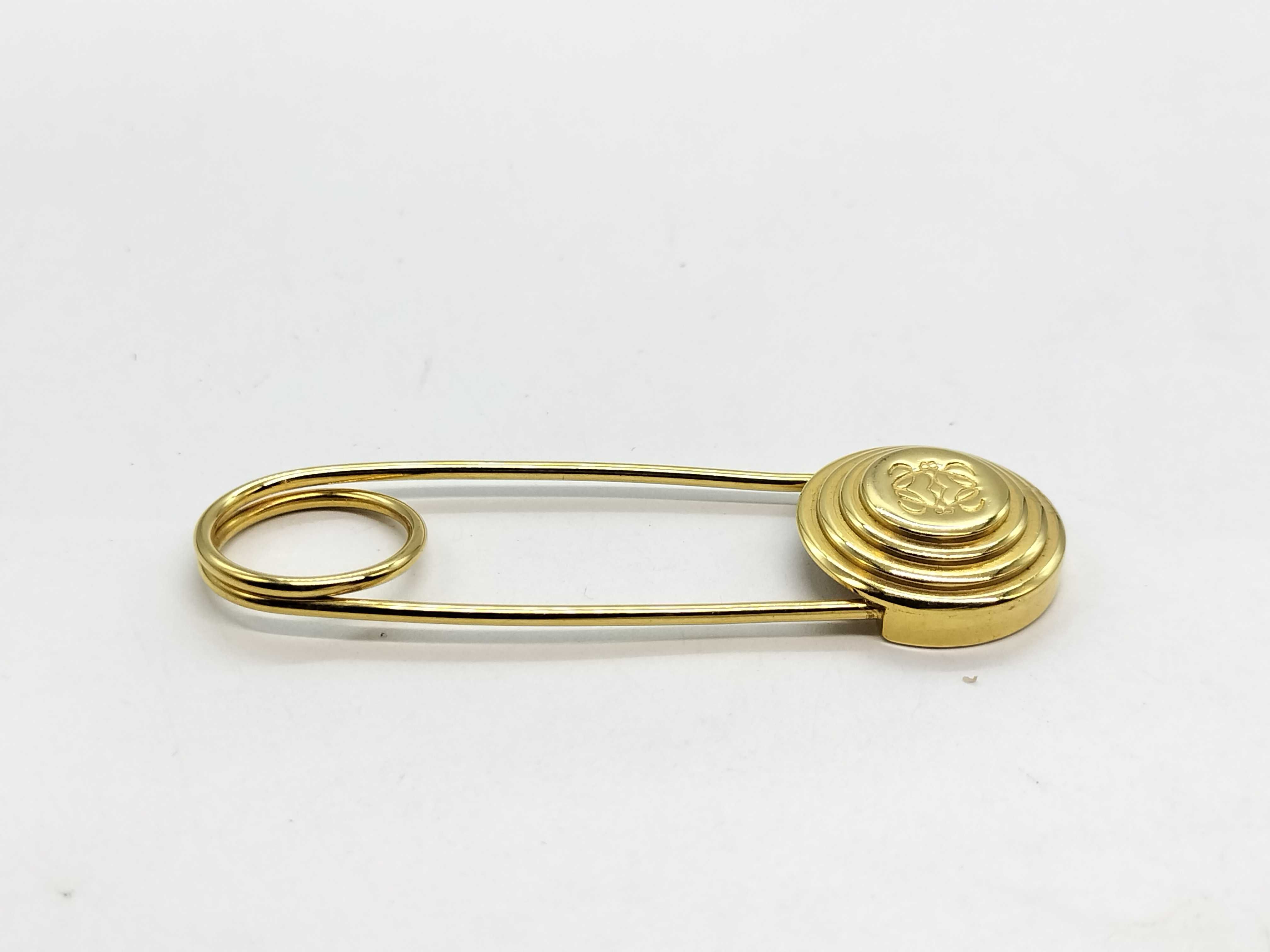 pin brooch/small pouch included *2 items Other accessories — view 6