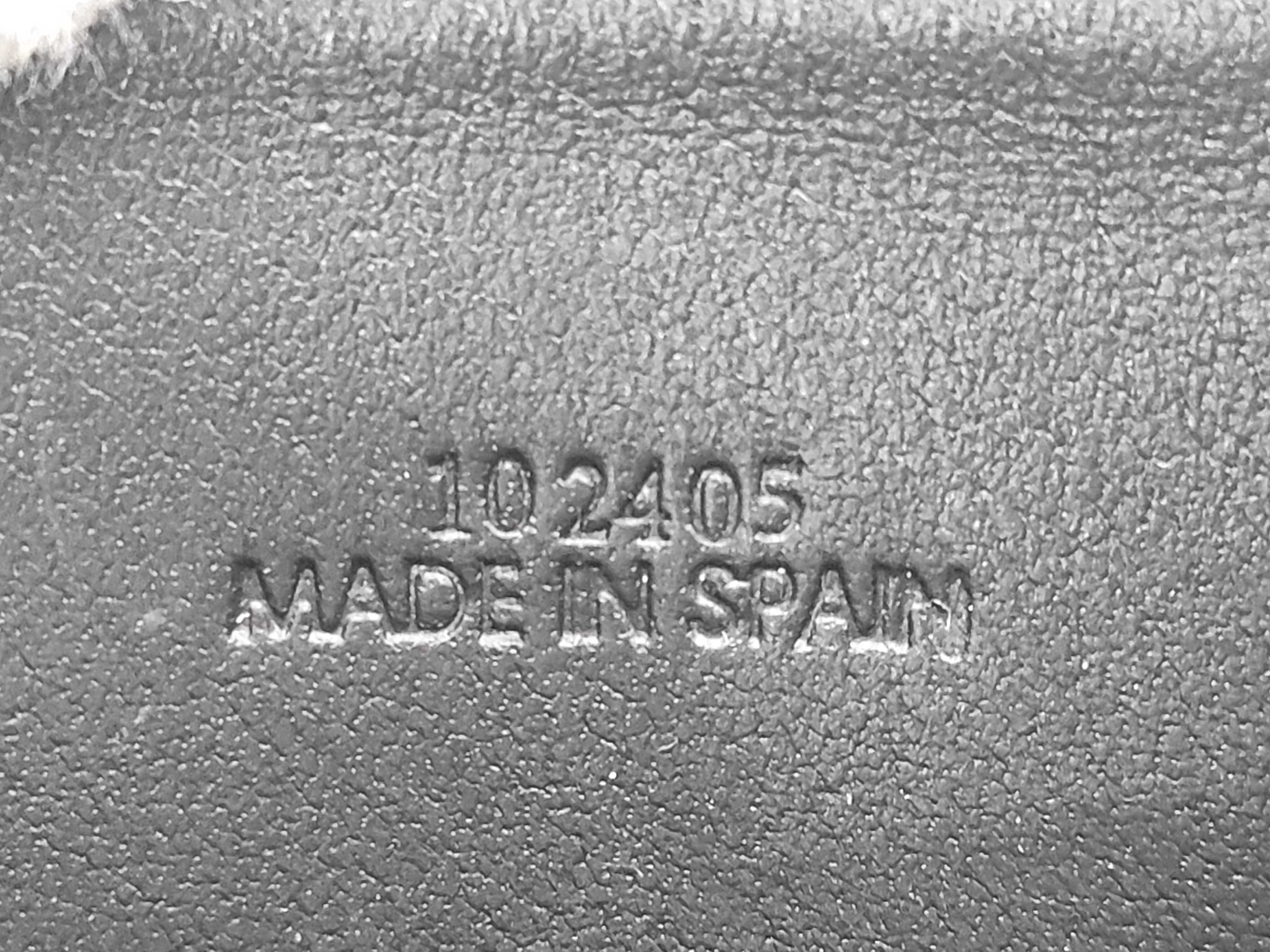 coin case — view 6