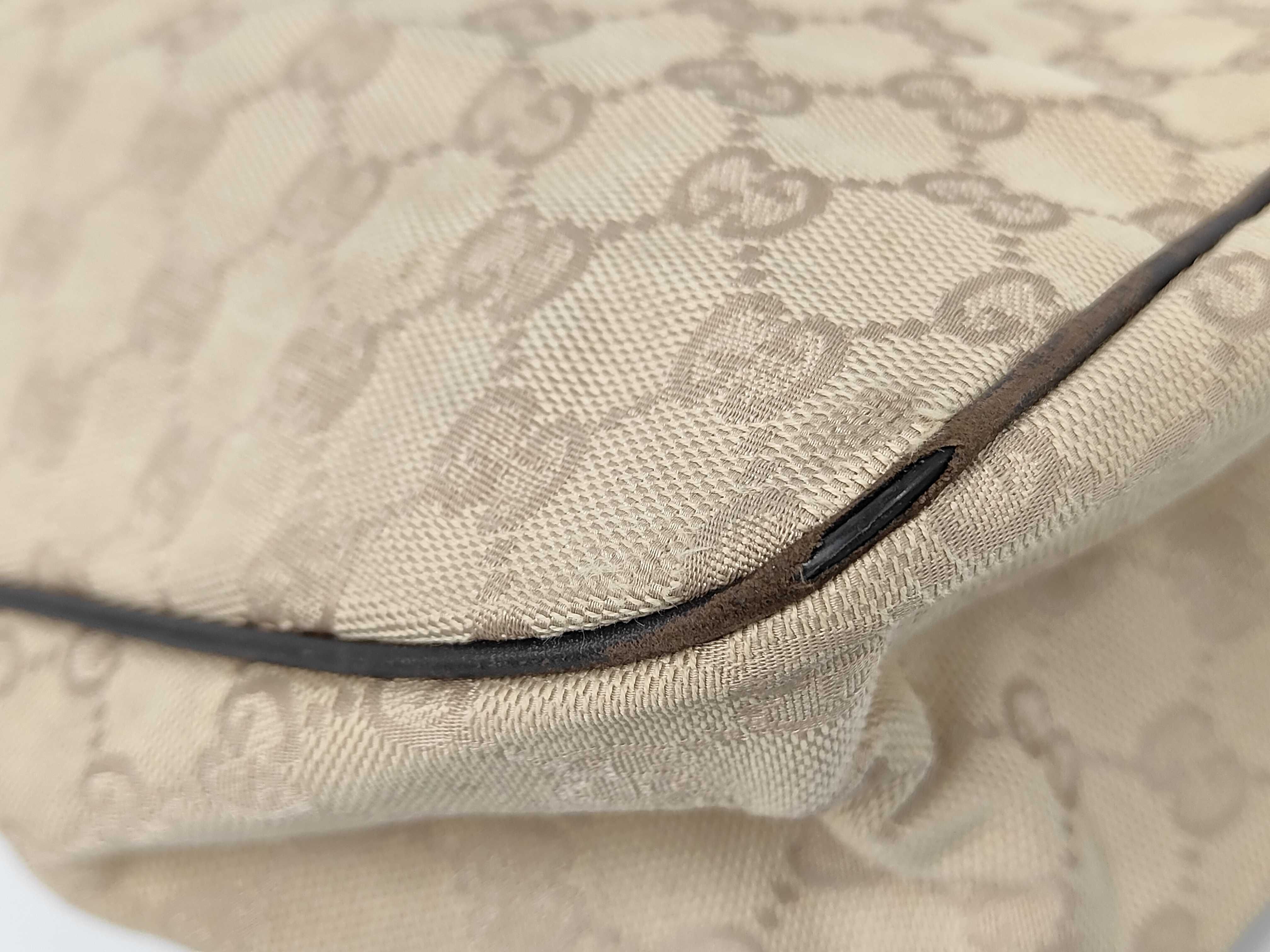GG Canvas Shoulder Bag — view 4