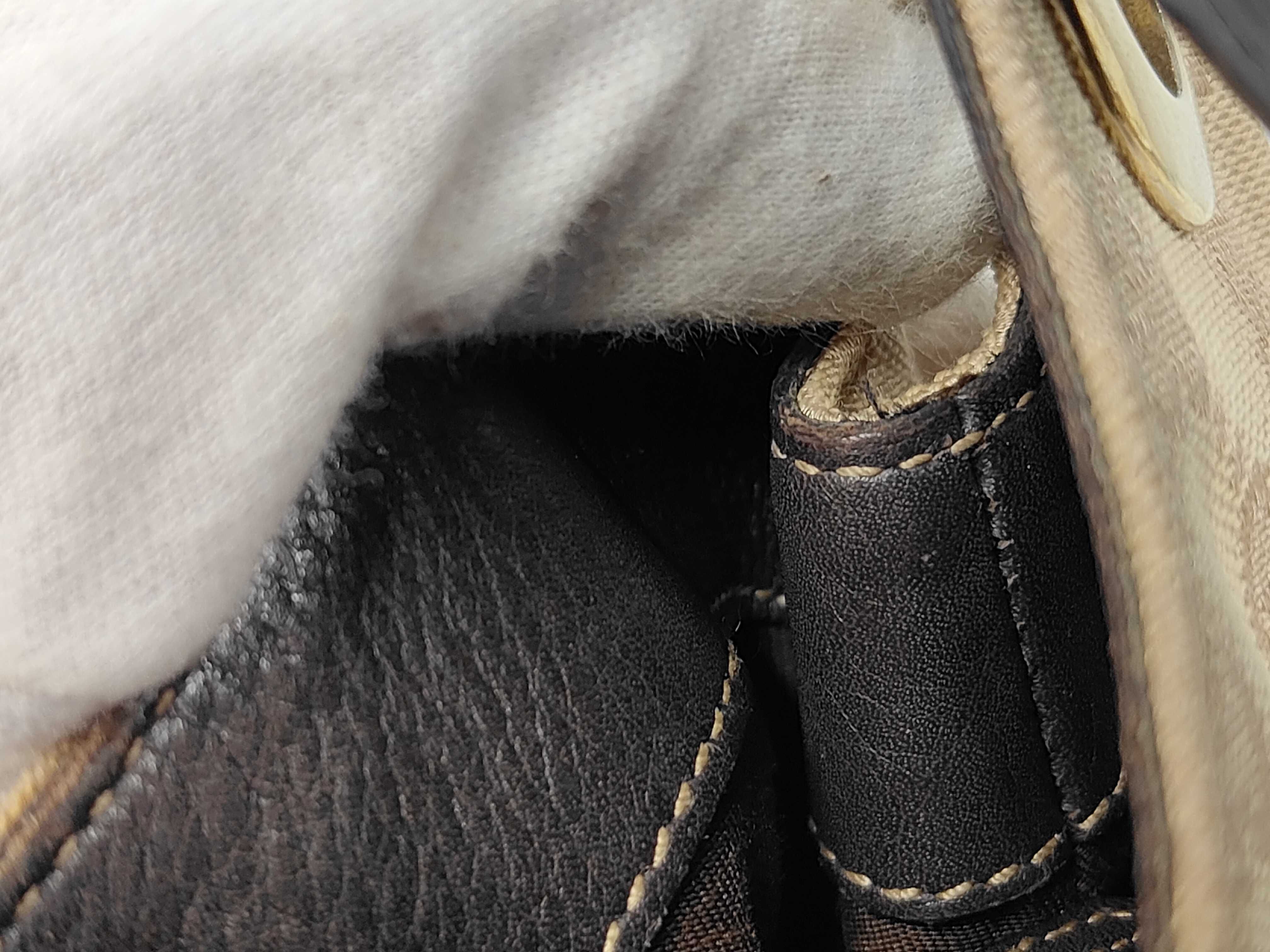 GG Canvas Shoulder Bag — view 10