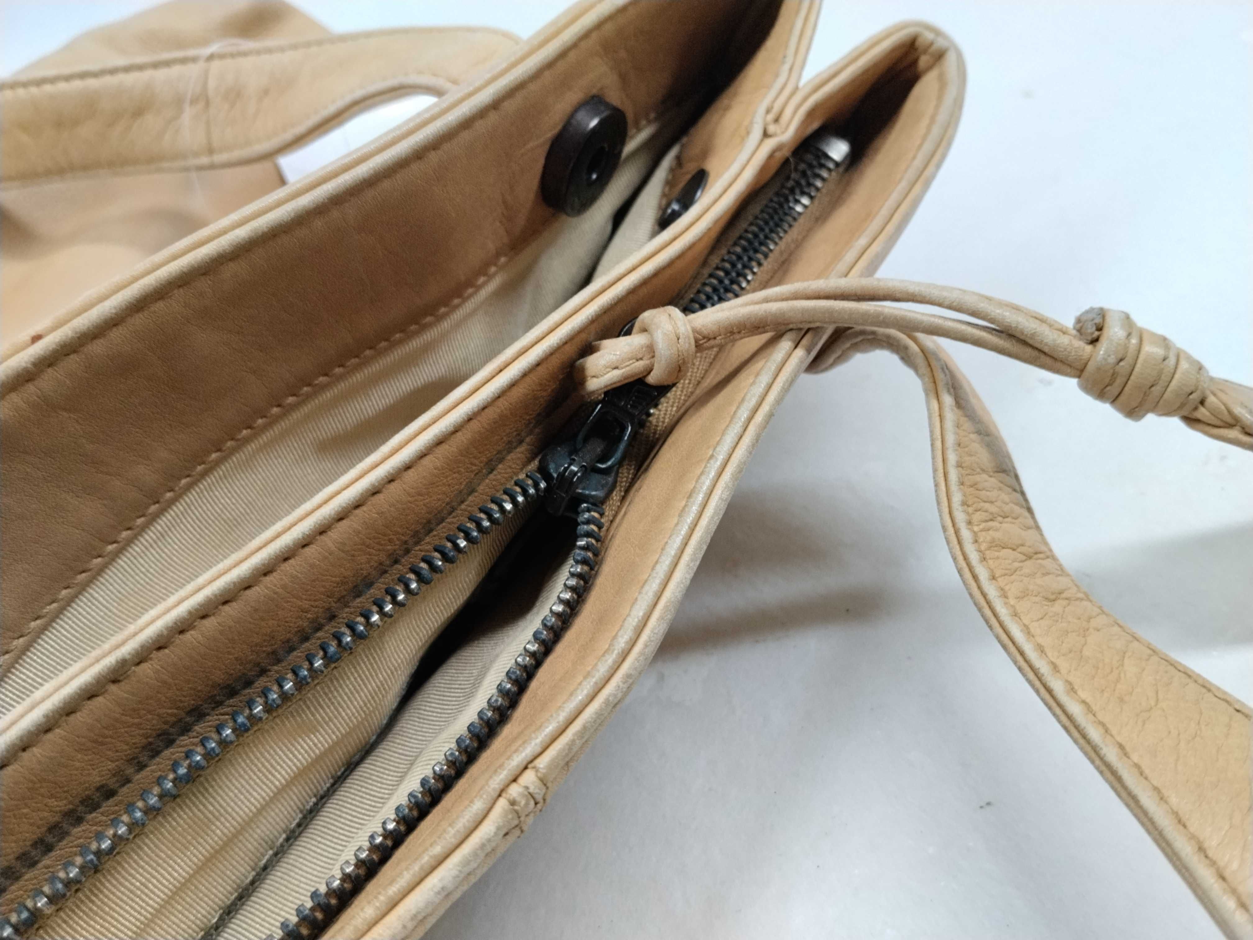 Calfskin Coco Mark Leather Handbag — view 11