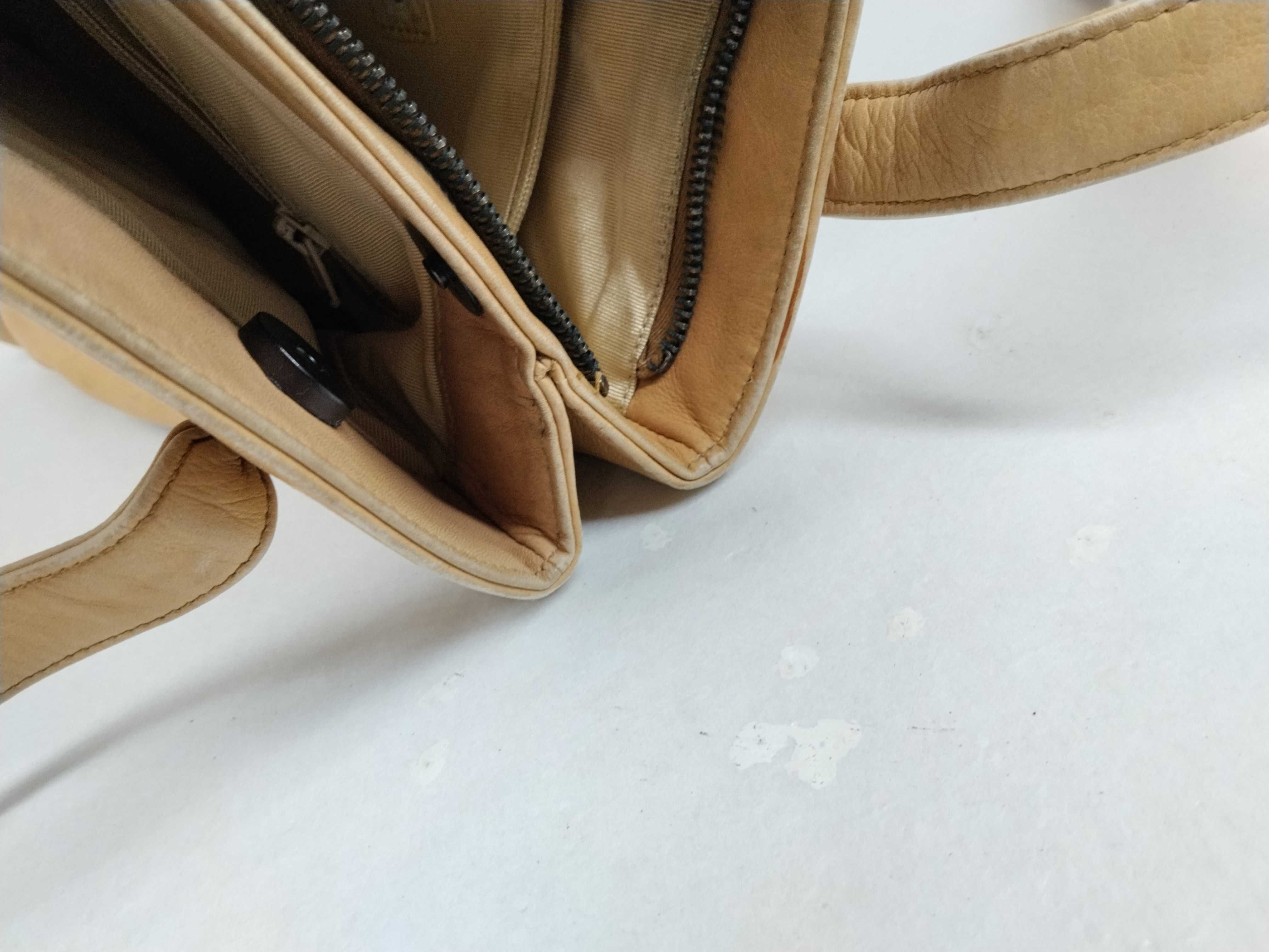 Calfskin Coco Mark Leather Handbag — view 15