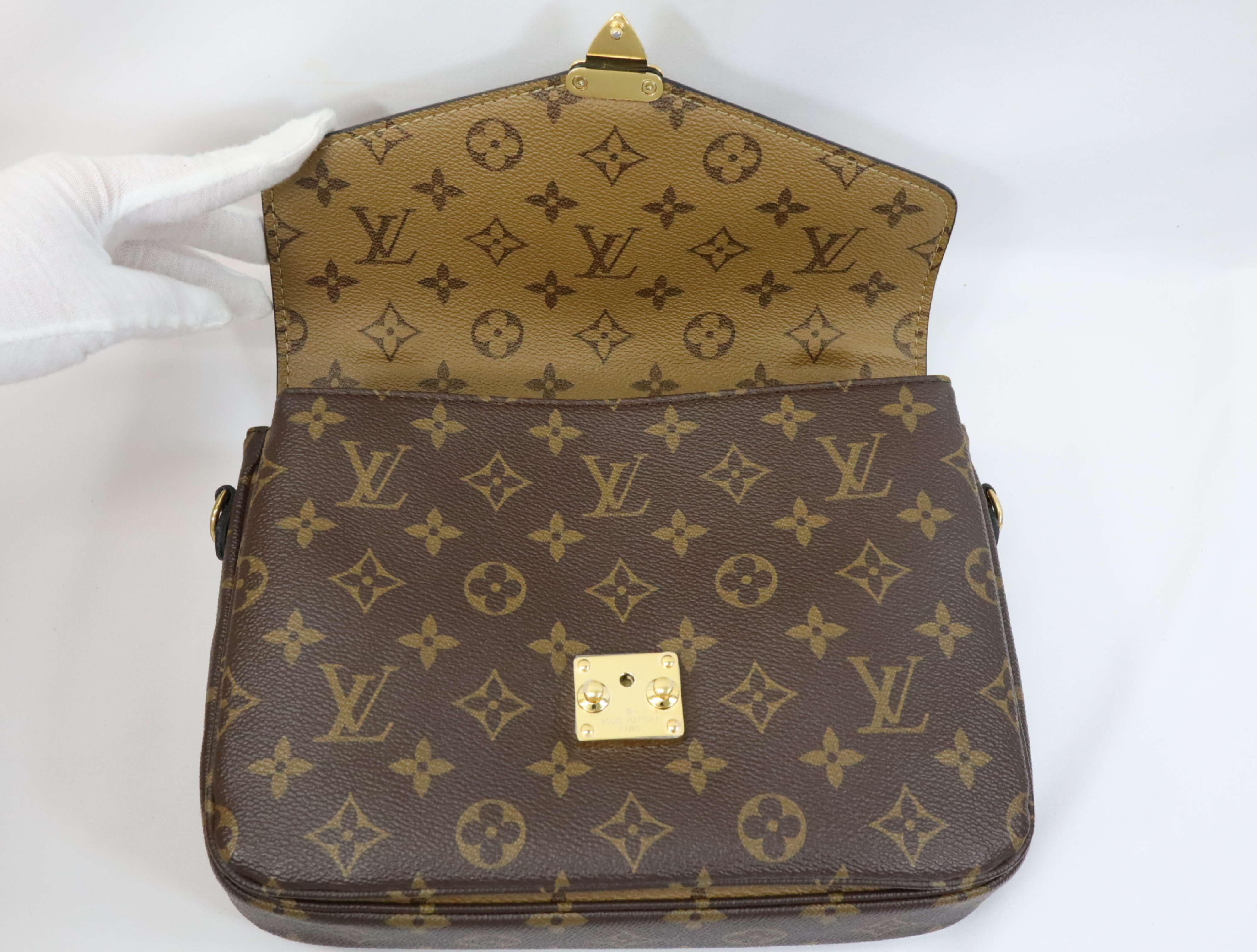 Monogram Reverse Pochette Metis MM M44876 (RFID detected) Shoulder Bag — view 12