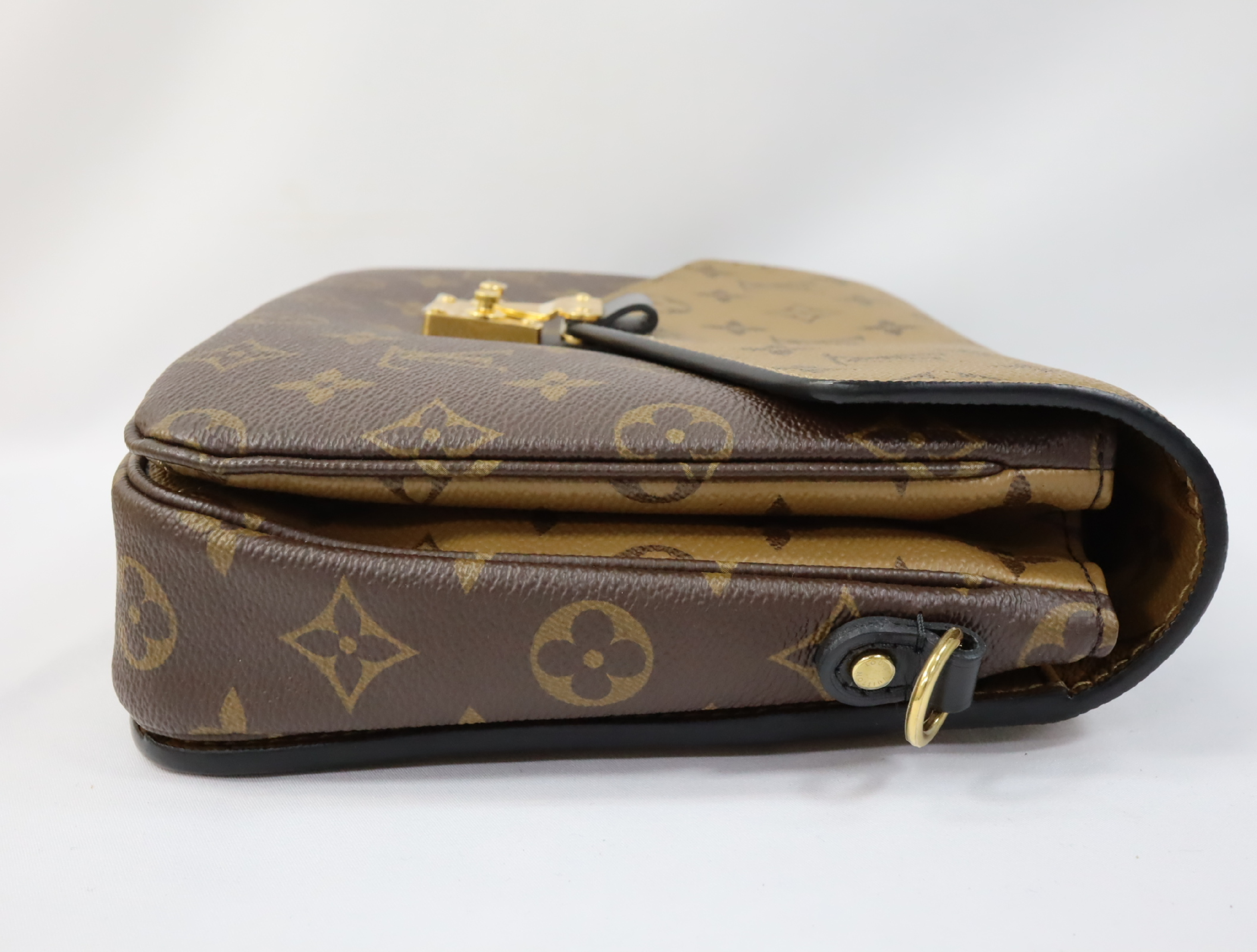 Monogram Reverse Pochette Metis MM M44876 (RFID detected) Shoulder Bag — view 3