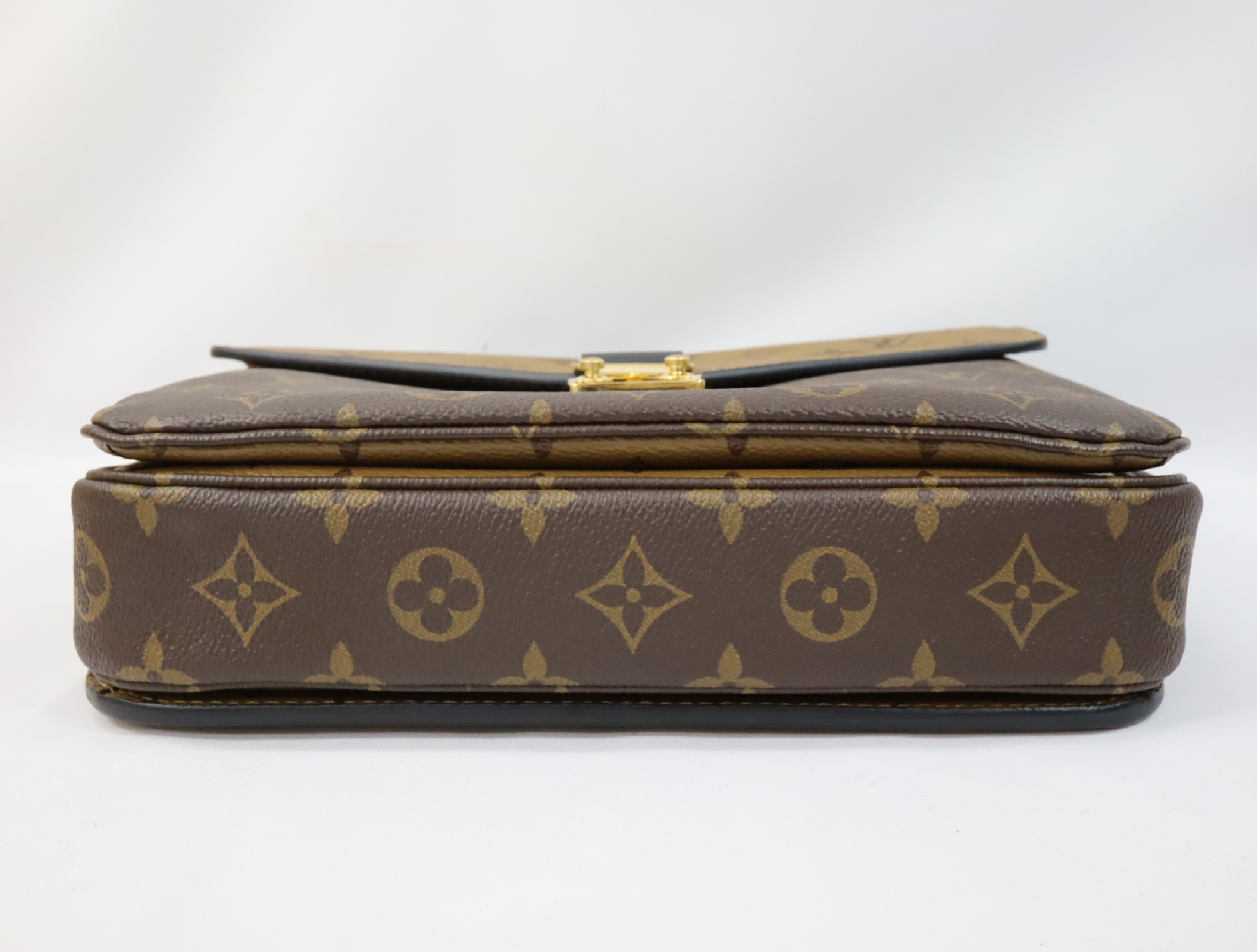 Monogram Reverse Pochette Metis MM M44876 (RFID detected) Shoulder Bag — view 5