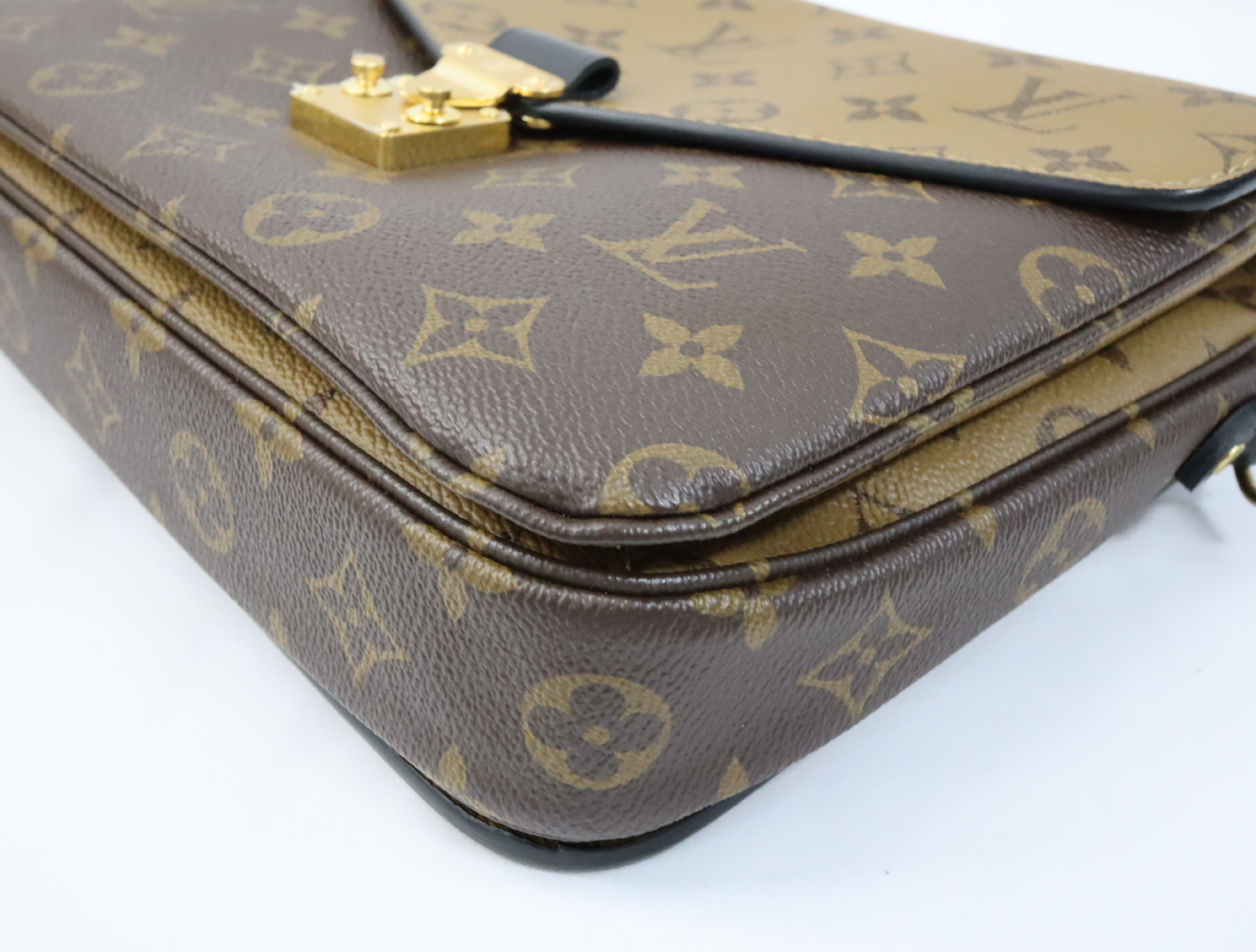 Monogram Reverse Pochette Metis MM M44876 (RFID detected) Shoulder Bag — view 6