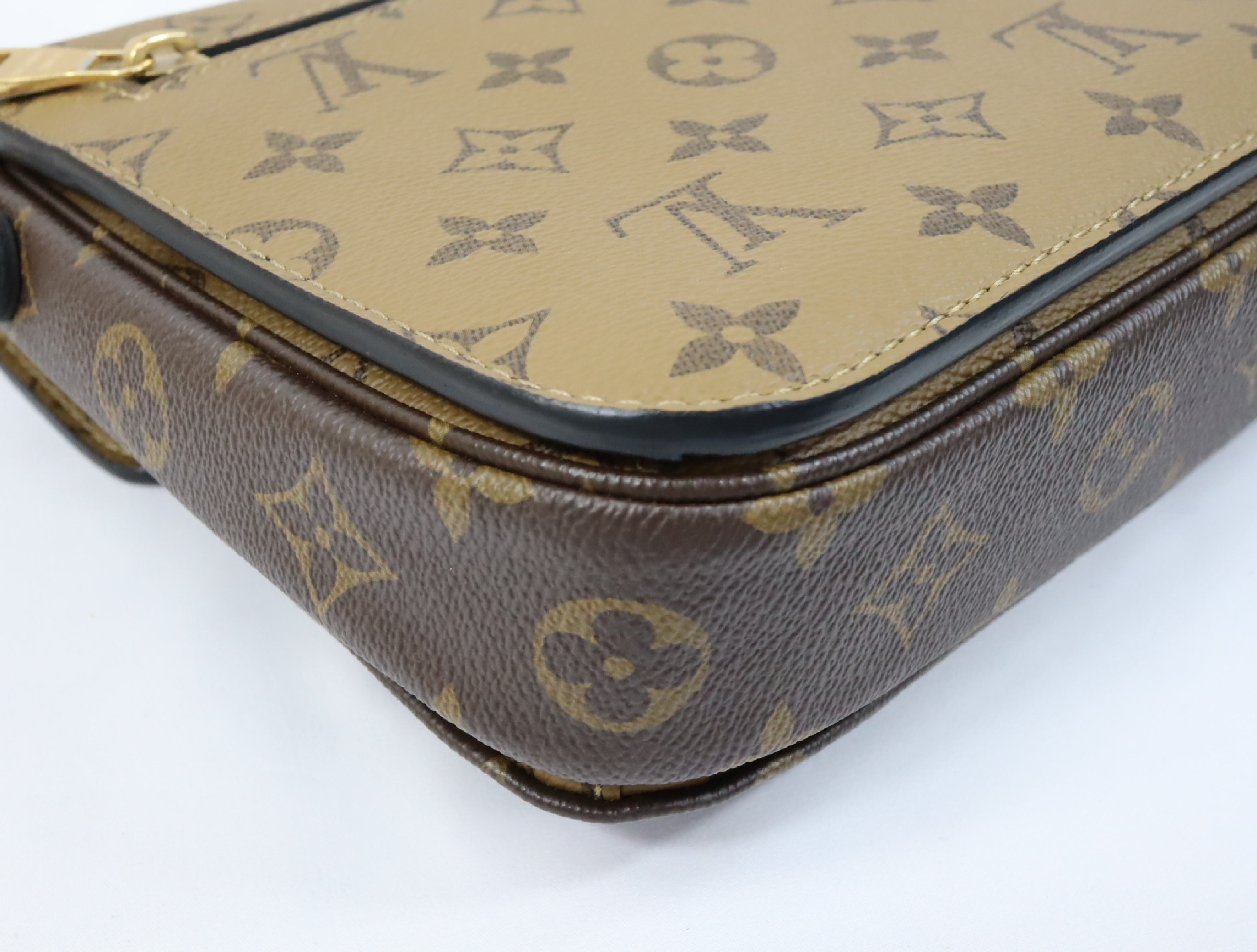 Monogram Reverse Pochette Metis MM M44876 (RFID detected) Shoulder Bag — view 9