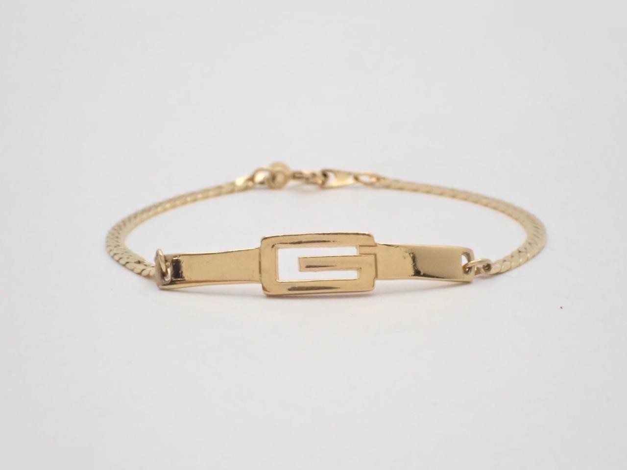 Other items in the line: Precious metal bracelets and bangles (metal), wrist circumference approximately 17.5 cm.