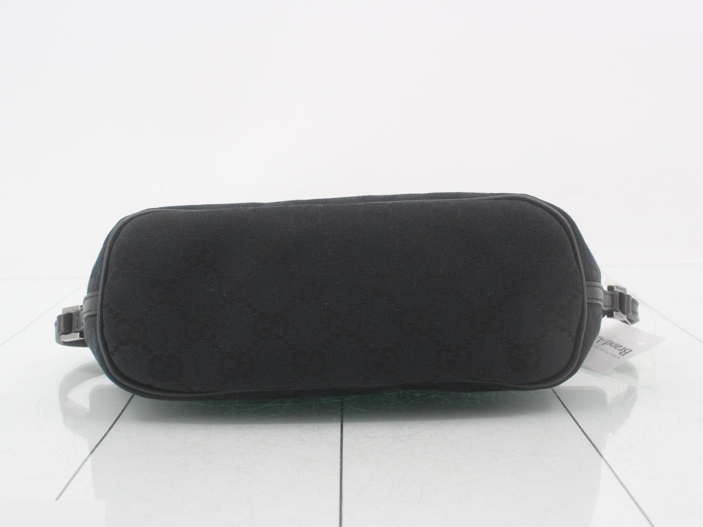 GG Canvas Accessory Pouch Bag — view 3