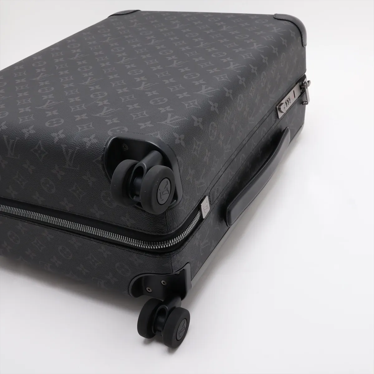 [Individually packaged] Louis Vuitton Monogram Eclipse Horizon 55 M23002 Black with initials, RFID responsive, PIN code 901 — view 3