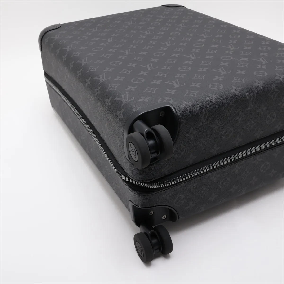 [Individually packaged] Louis Vuitton Monogram Eclipse Horizon 55 M23002 Black with initials, RFID responsive, PIN code 901 — view 4