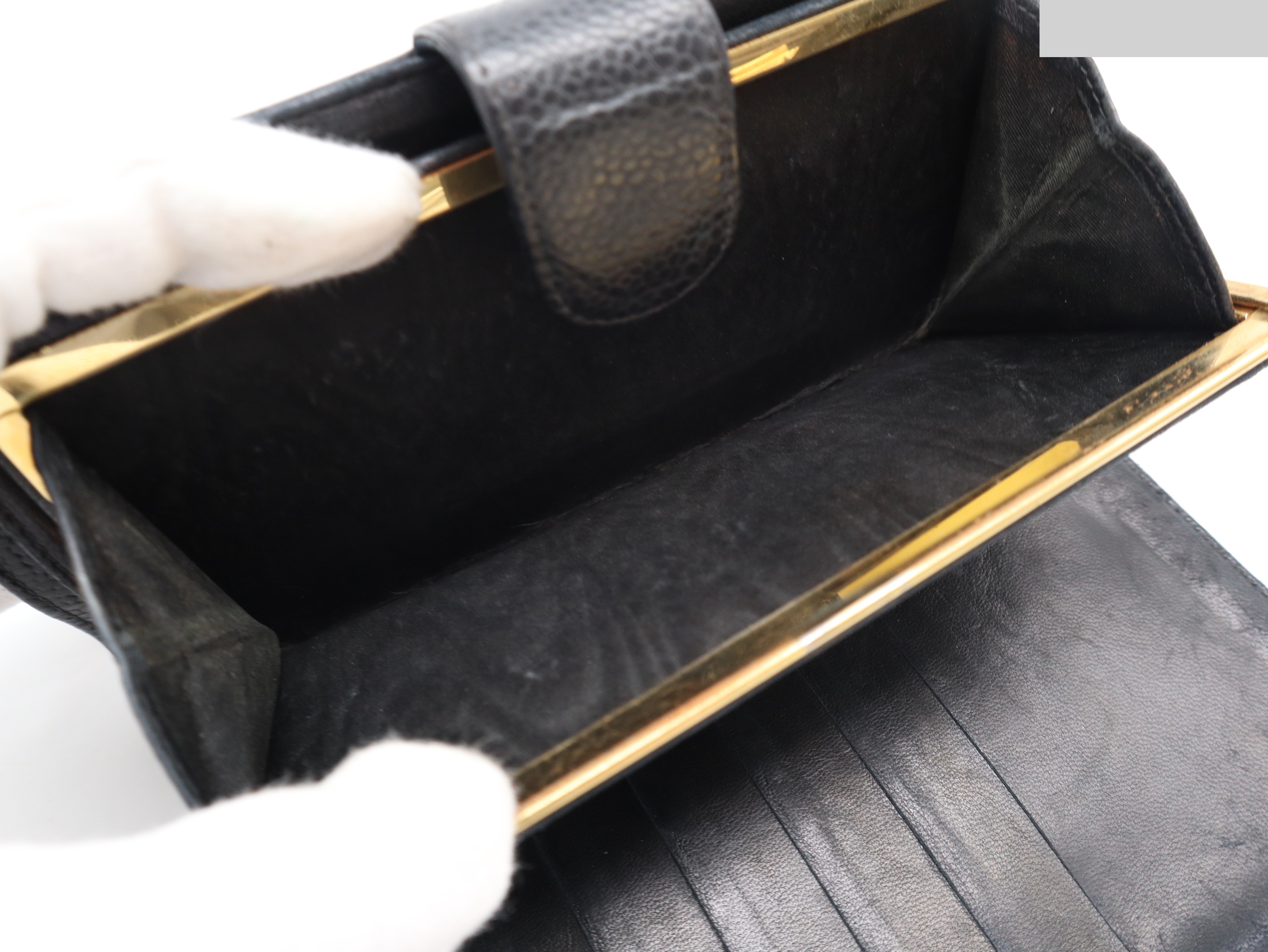 Caviar leather bi-fold wallet with Coco Mark, black — view 8