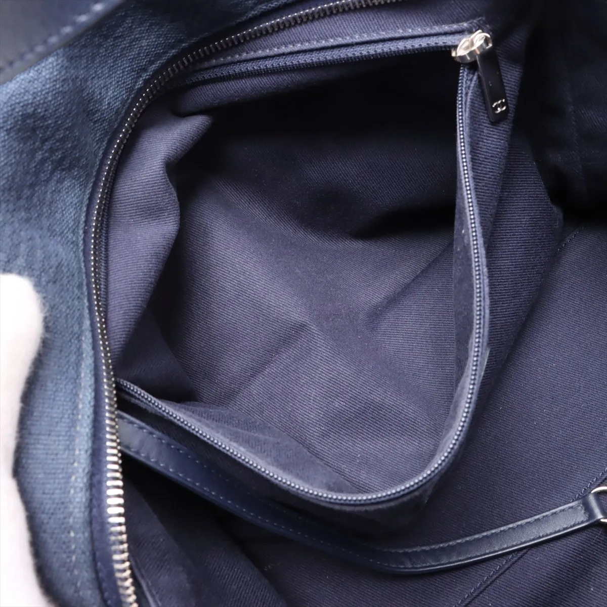 Deauville Canvas x Leather 2WAY Handbag Navy Silver Hardware CEHHA56A Random Plate — view 8