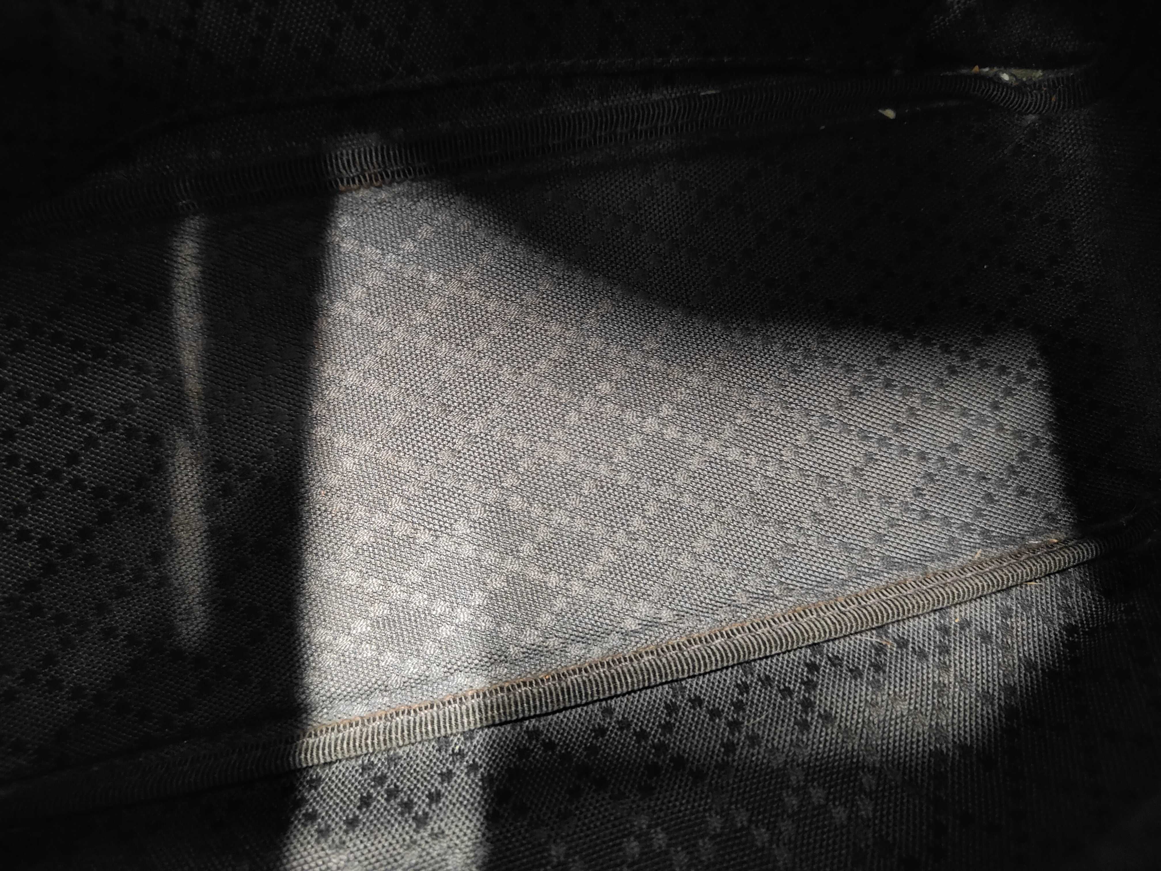 bag with brown bamboo handles. — view 11