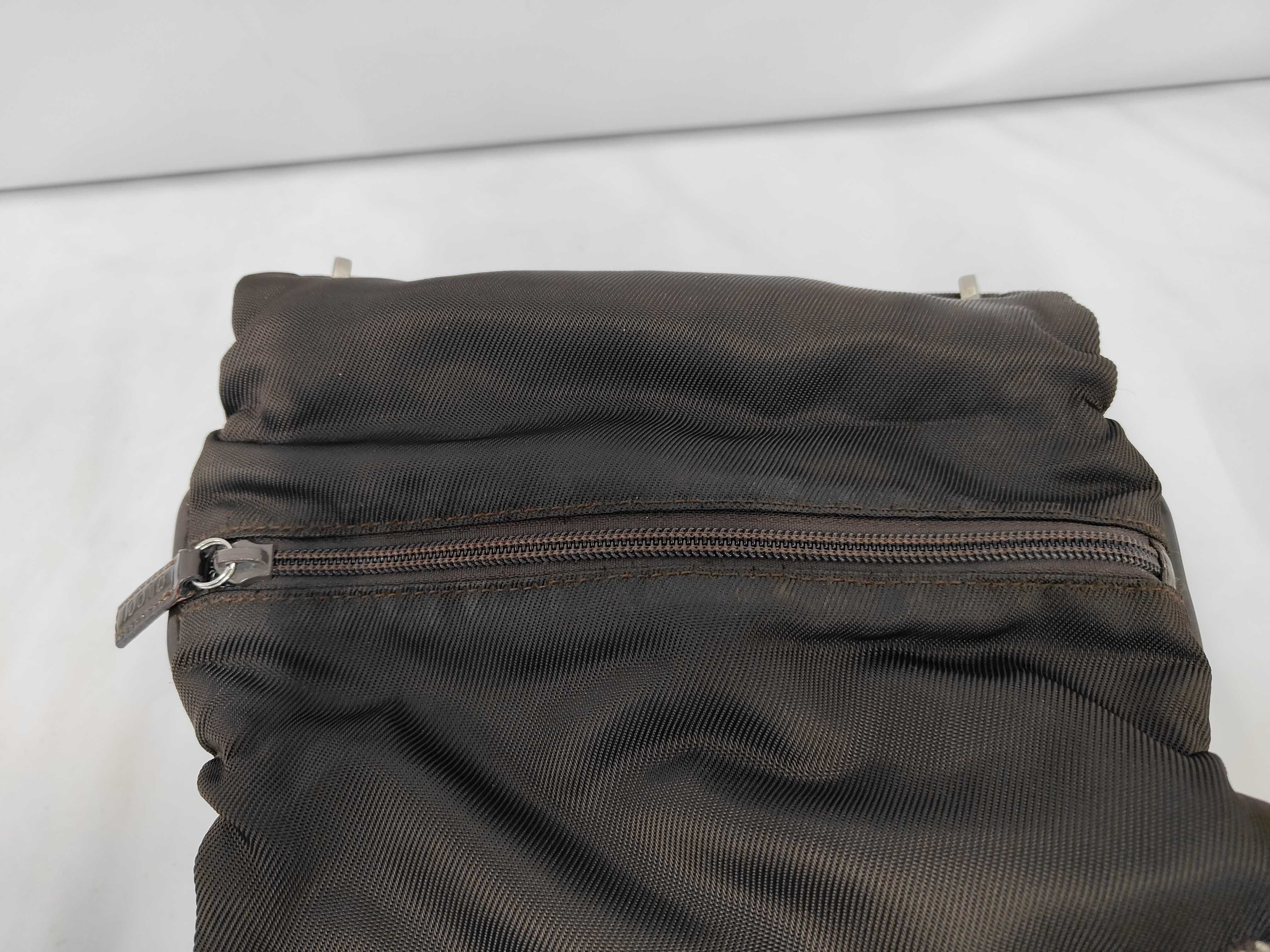 bag with brown bamboo handles. — view 8