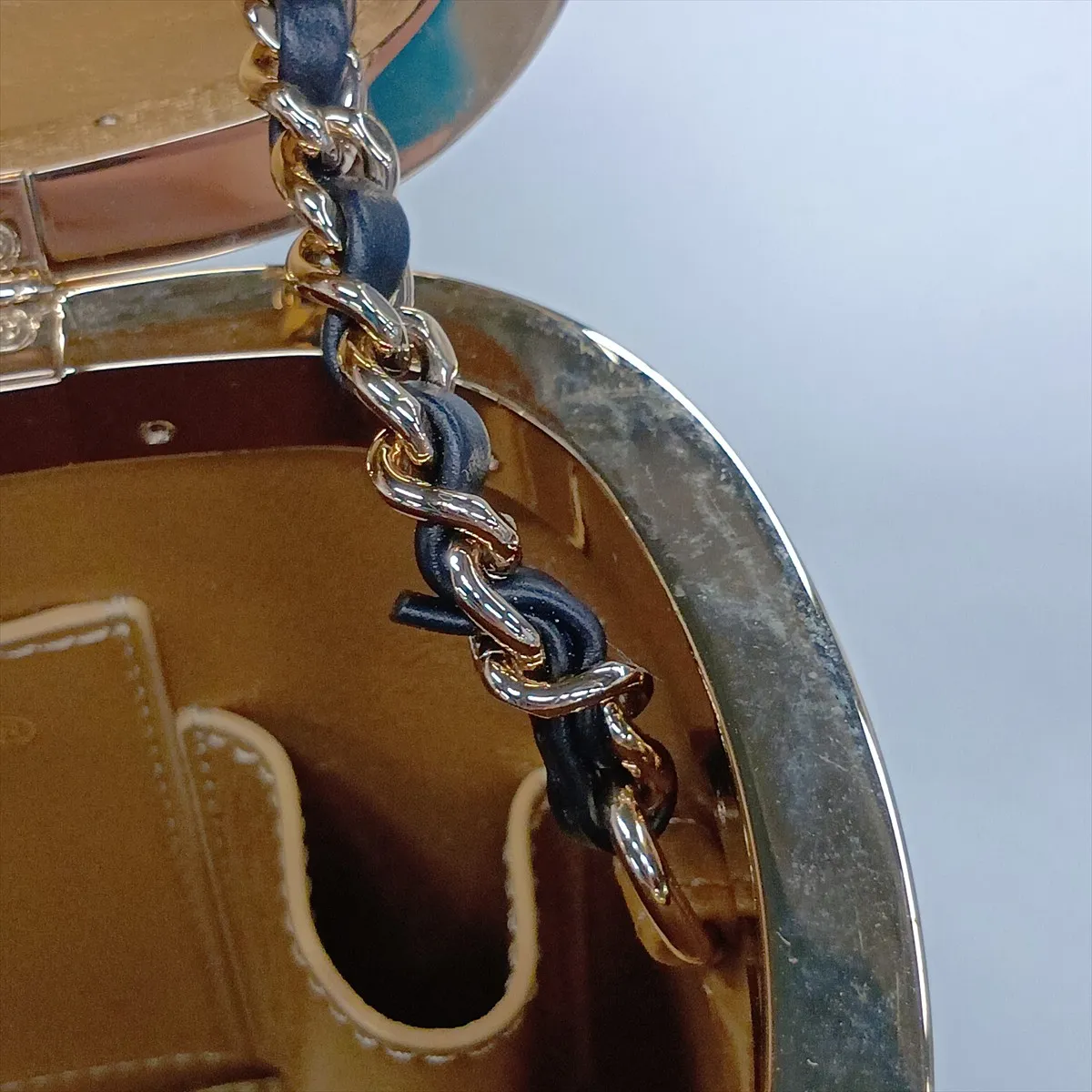 Matelassé Patent Leather Chain Shoulder Bag Vanity Case Black Gold Hardware AH48CXKH Random Plate — view 12