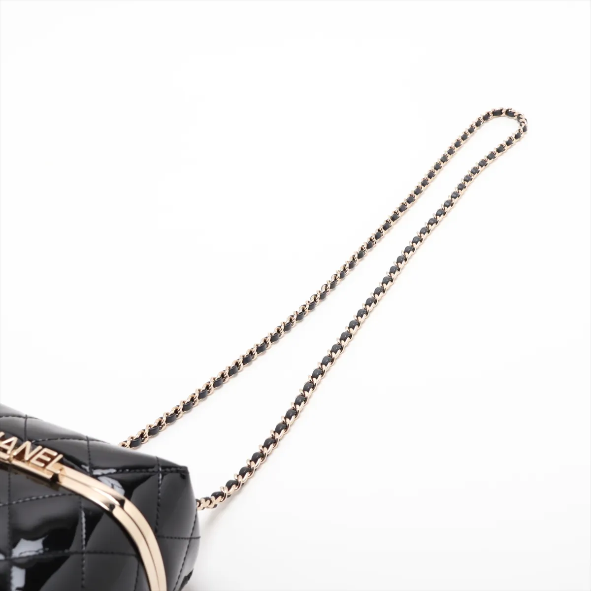 Matelassé Patent Leather Chain Shoulder Bag Vanity Case Black Gold Hardware AH48CXKH Random Plate — view 5