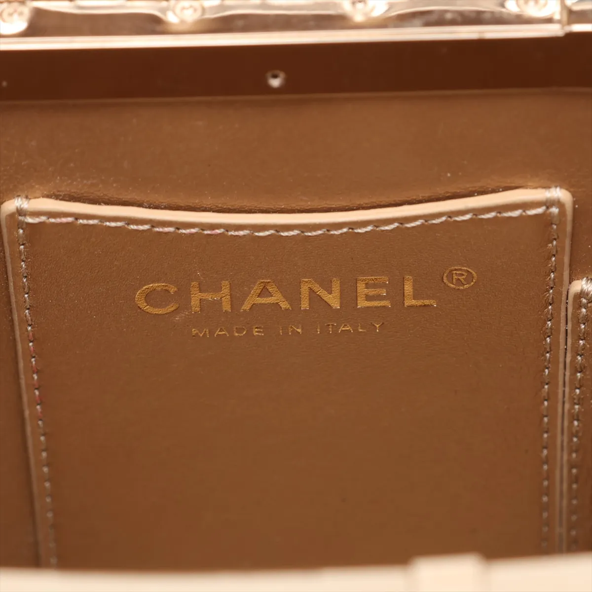 Matelassé Patent Leather Chain Shoulder Bag Vanity Case Black Gold Hardware AH48CXKH Random Plate — view 7