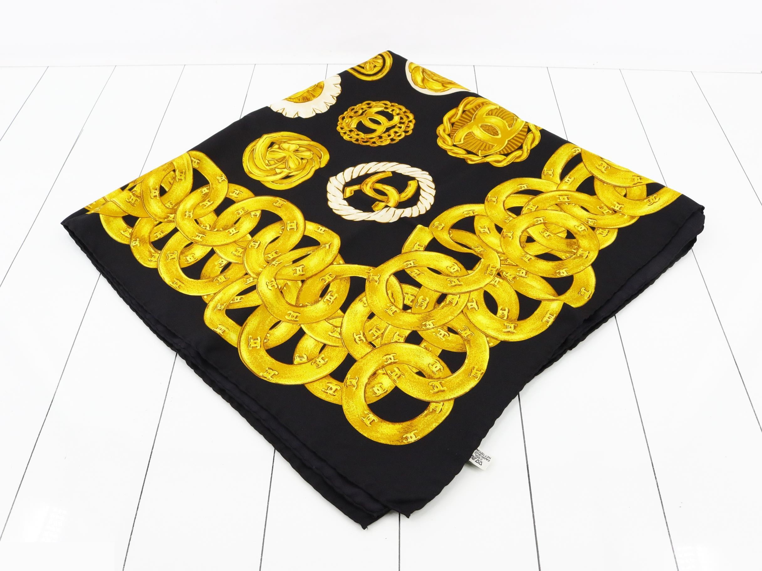 scarf — view 2