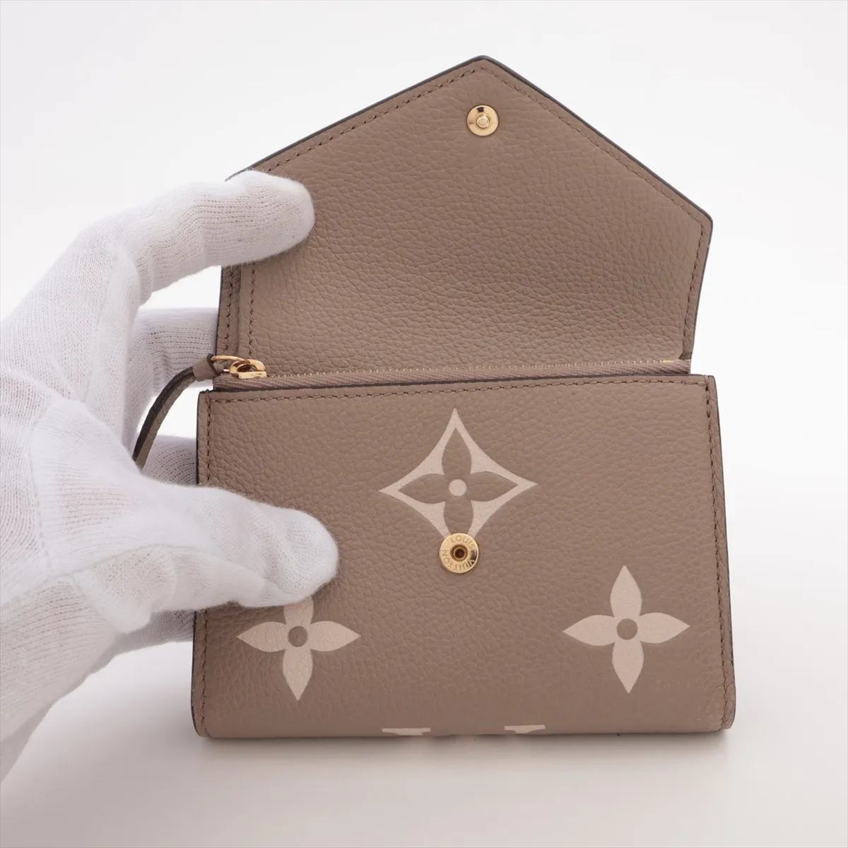 Bicolor Monogram Empreinte Portefeuille Victorine M81861 Tourtrell Crème Compact Wallet (RFID detected) — view 3