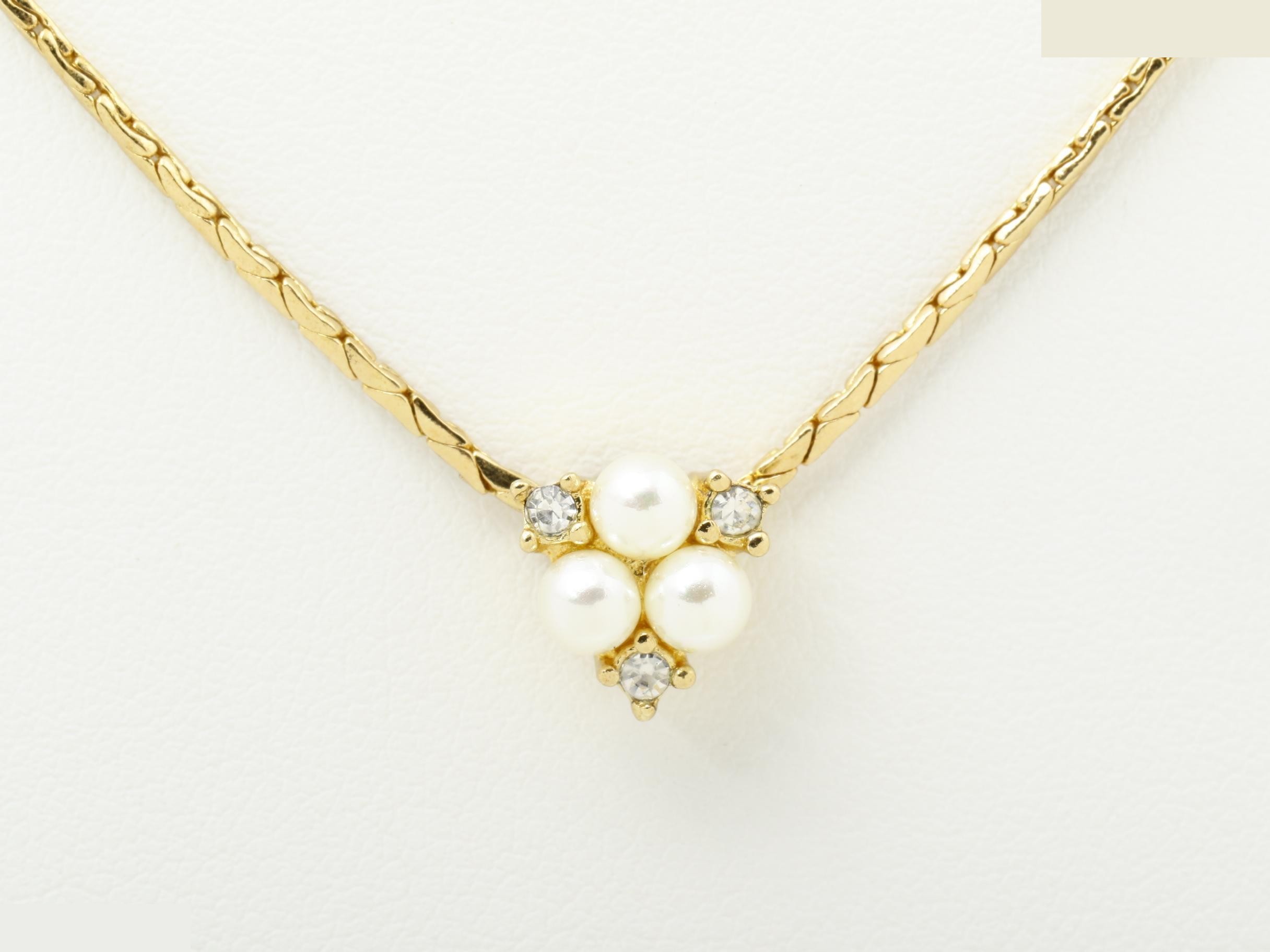 Other lines: Precious metals, necklaces, pendants, chain approximately 44cm