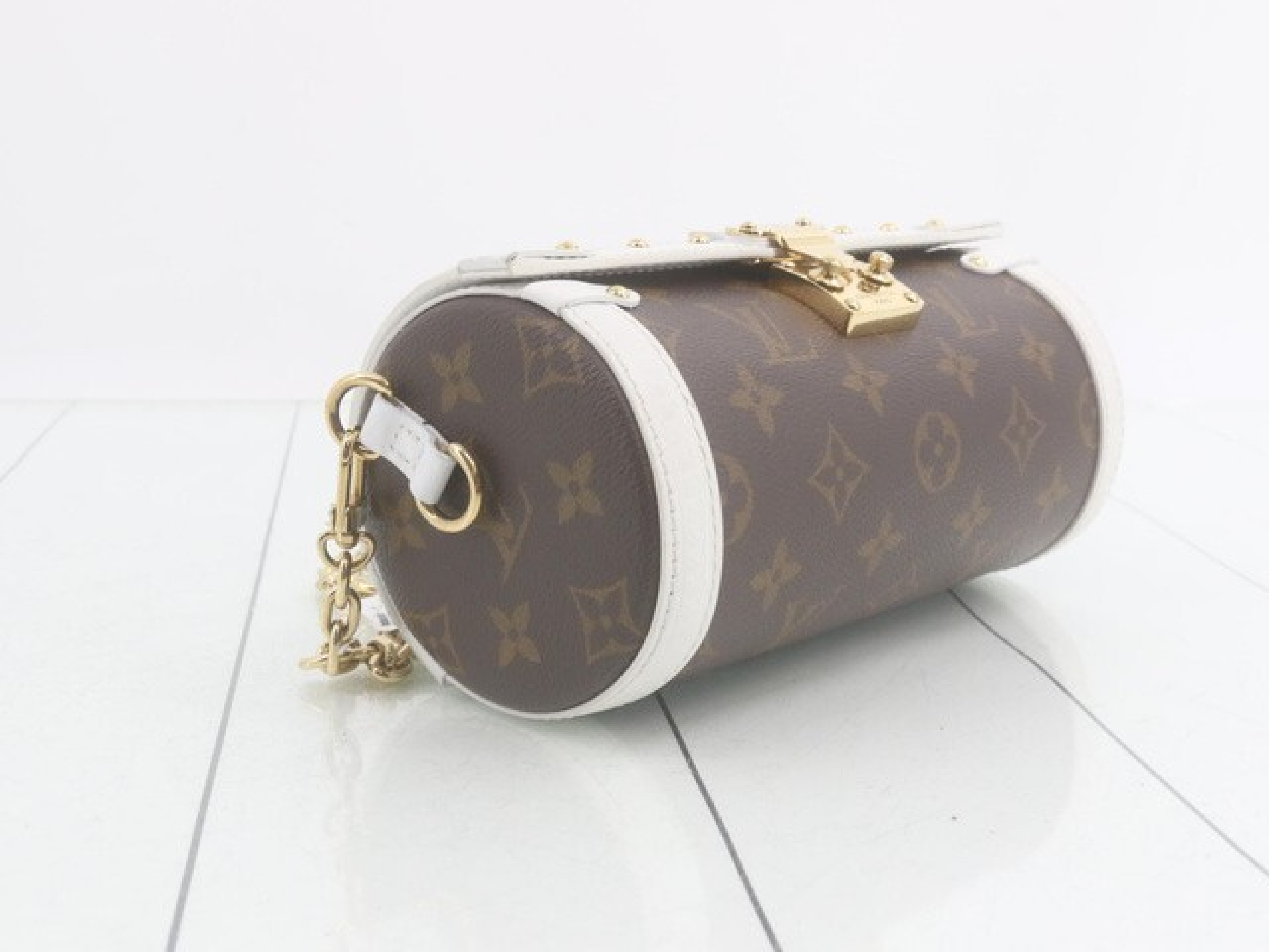 Monogram Papillon Trunk M81485 Shoulder Bag (IC chip detected) — view 3