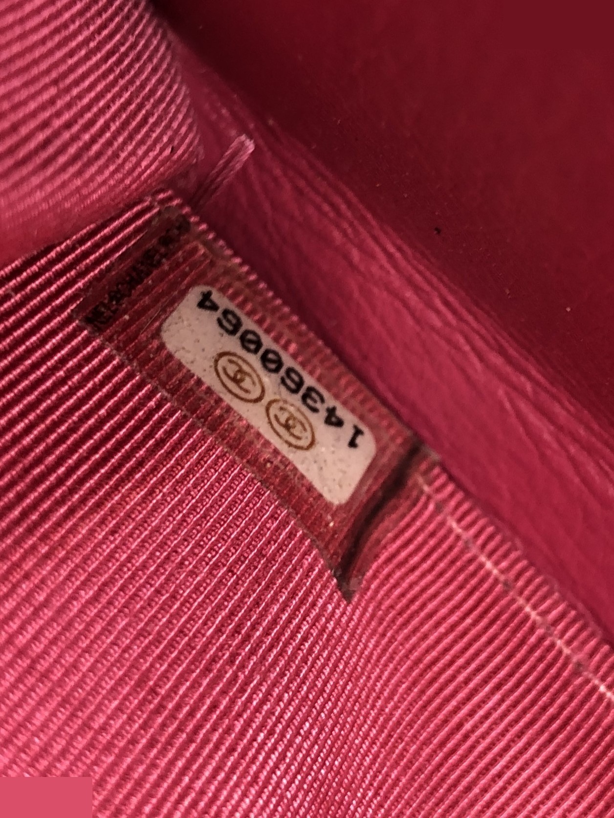 Matelassé round zipper long wallet, with seal, item number 14360064 — view 3