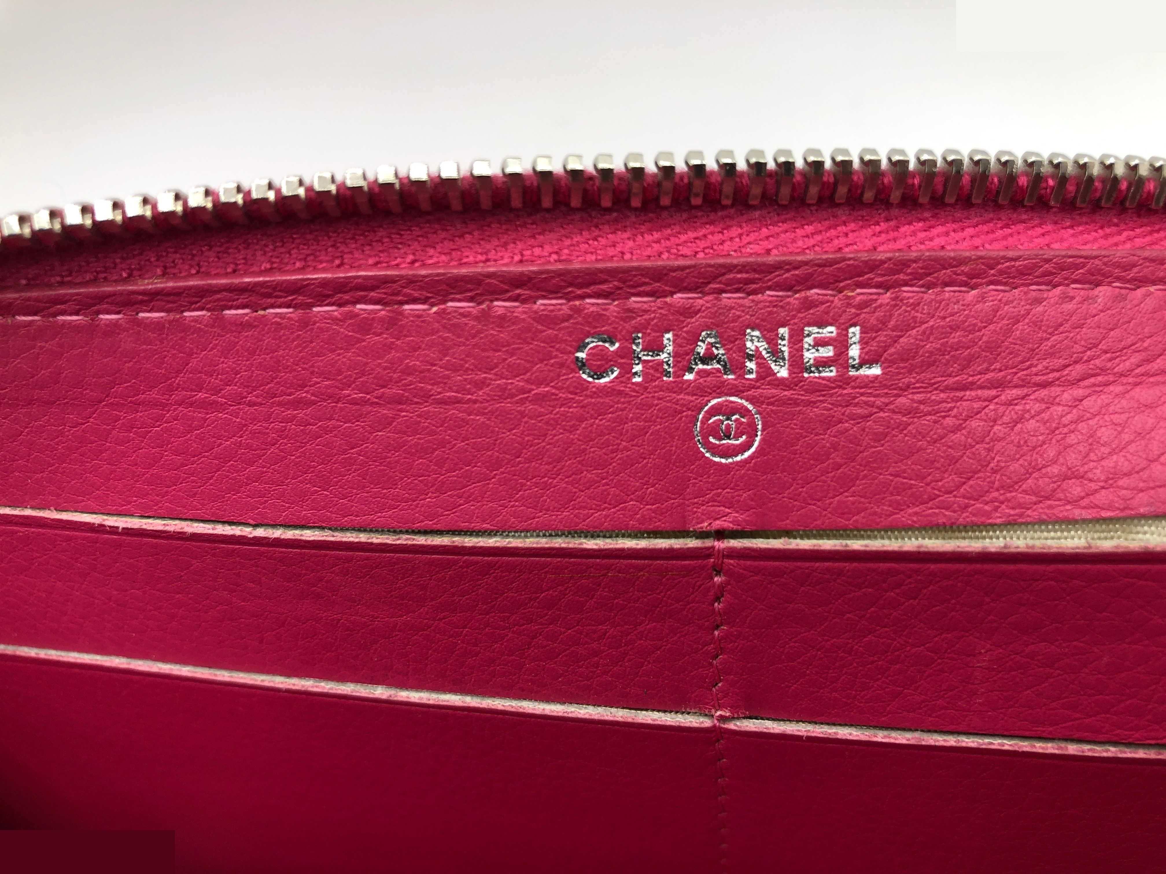 Matelassé round zipper long wallet, with seal, item number 14360064 — view 7