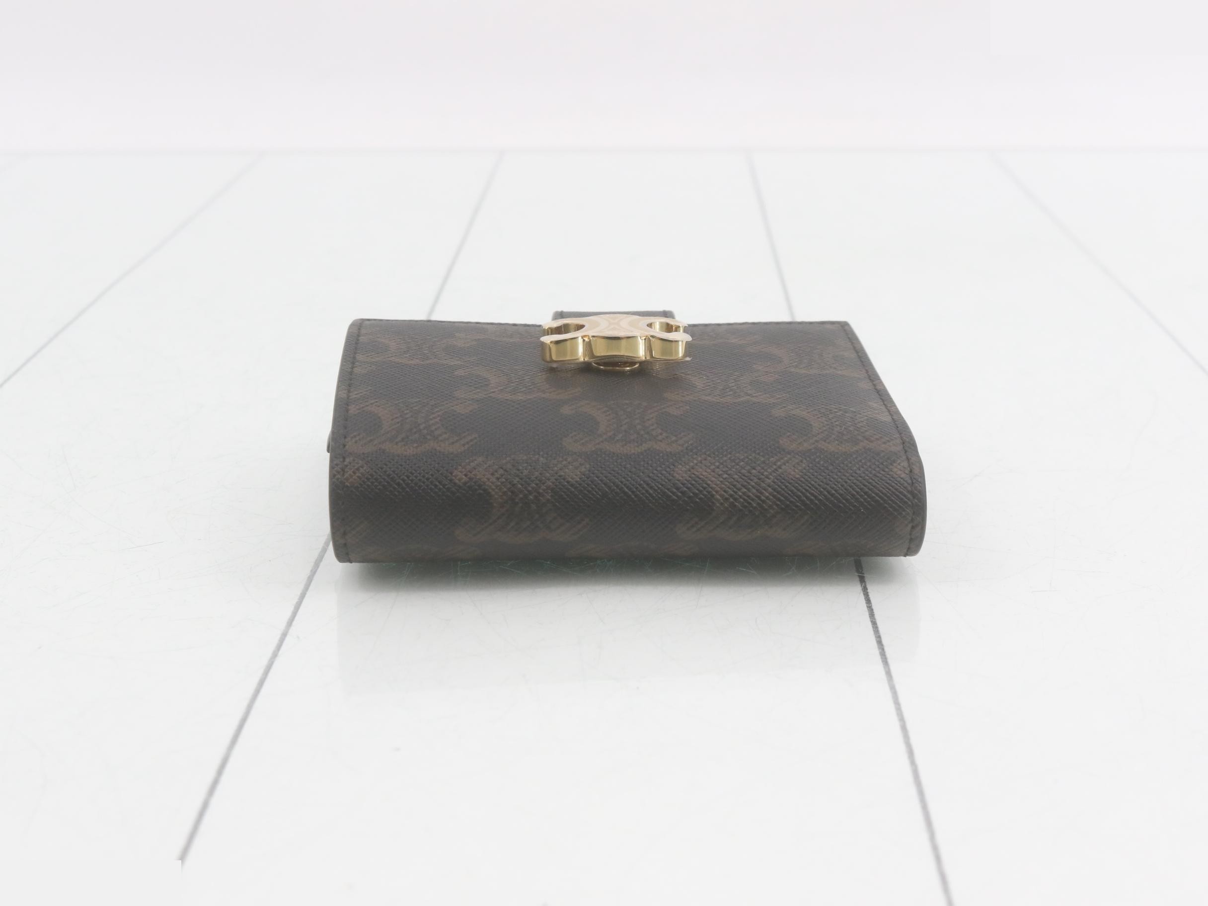 Triomphe Compact Wallet, with protective seal, unused, black/brown — view 3