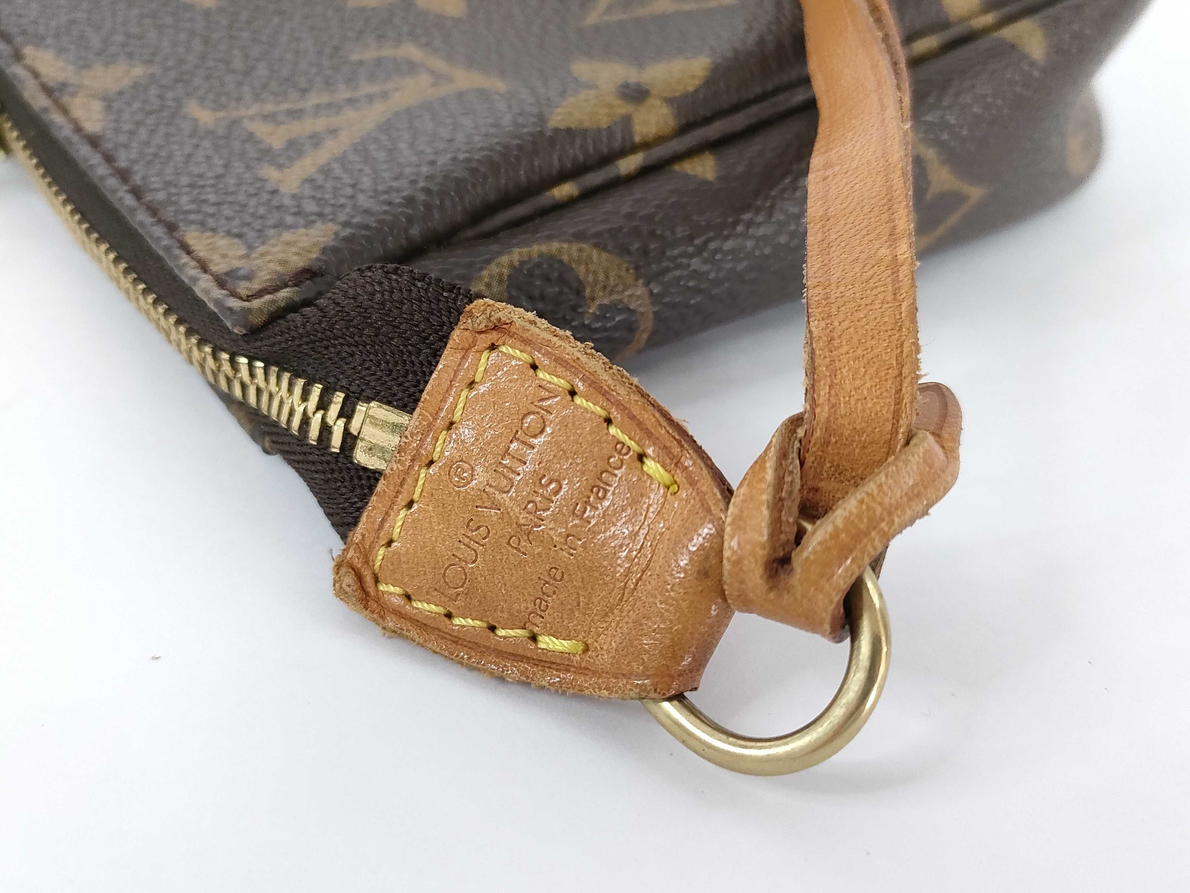 Monogram LV Pochette Accessoires M51980 Pouch — view 11