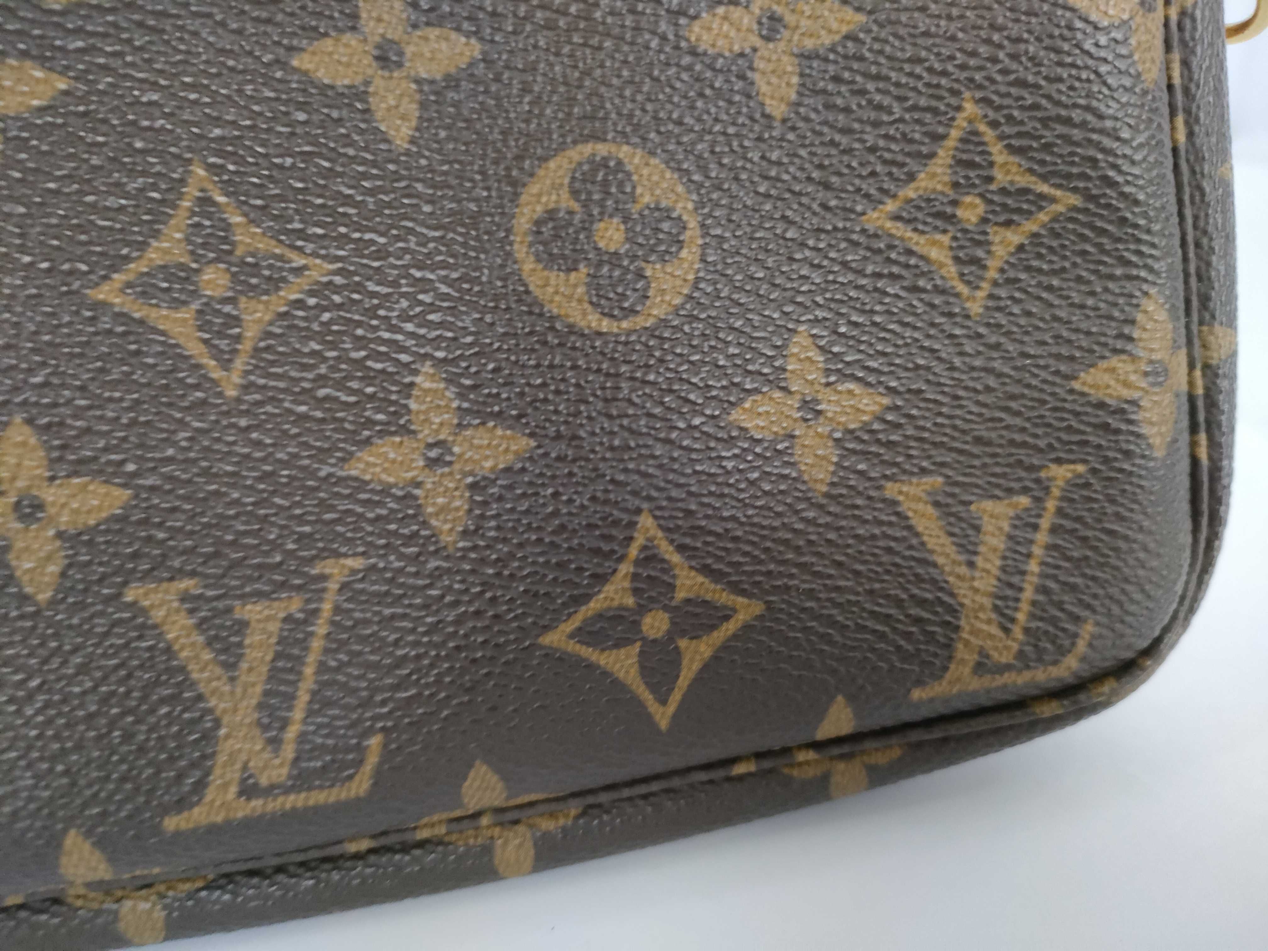 Monogram LV Pochette Accessoires M51980 Pouch — view 13