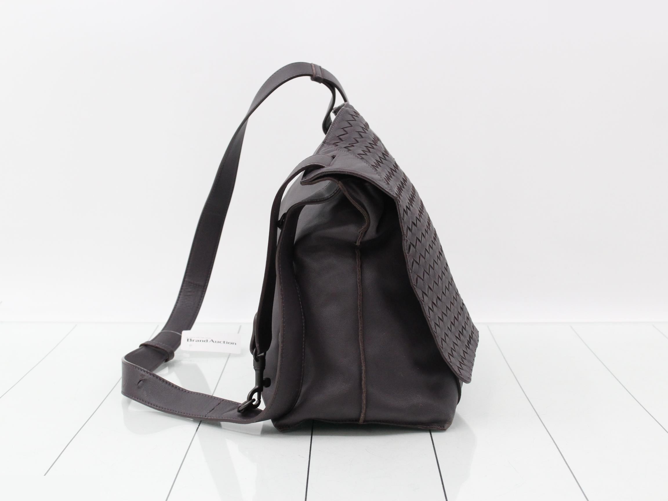 Intrecciato (bag) Messenger Shoulder Bag — view 4