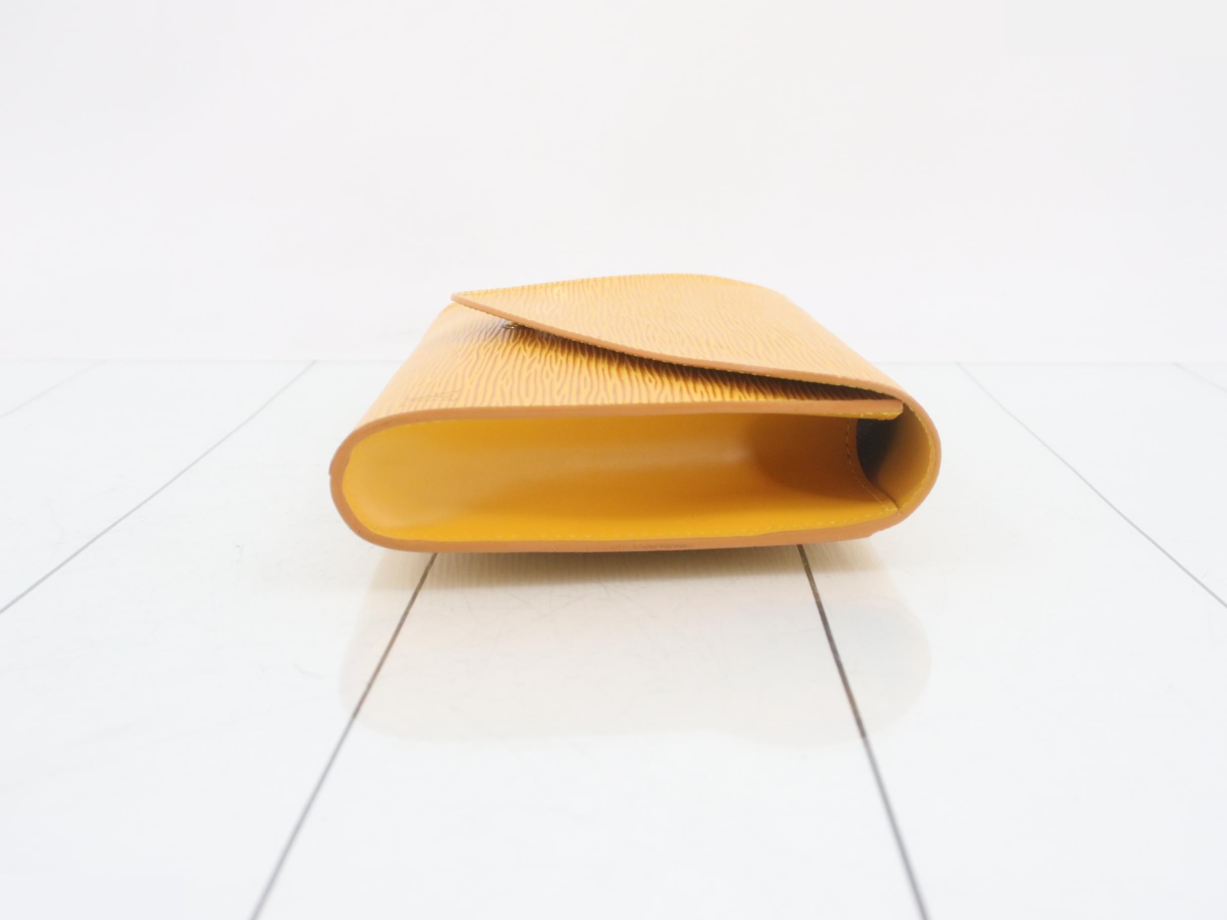Art Deco — view 3