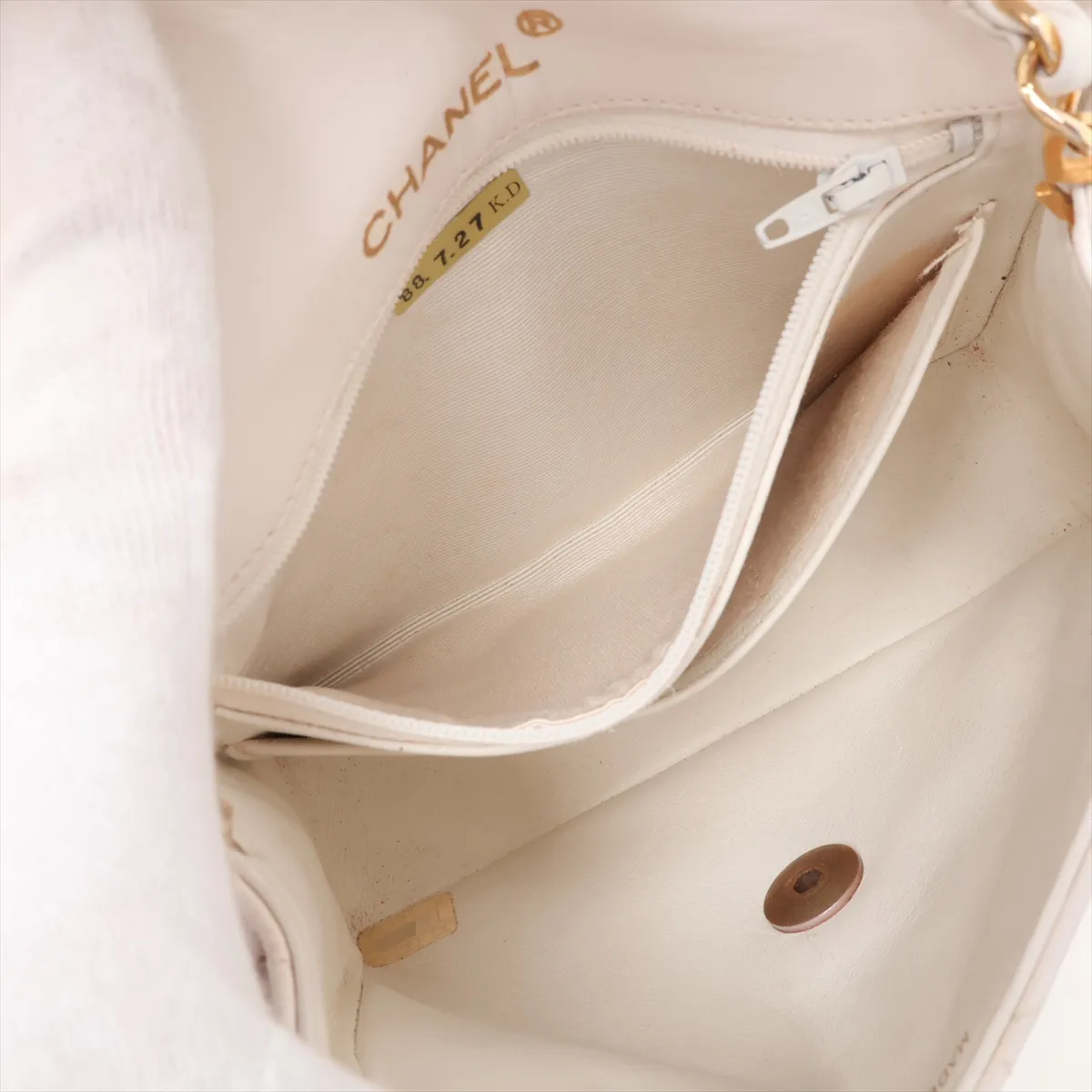 Mini Matelassé 17 Lambskin Single Flap Single Chain Bag, White with Gold Hardware, 0606091, Serial Number 0-series, A01115 — view 8