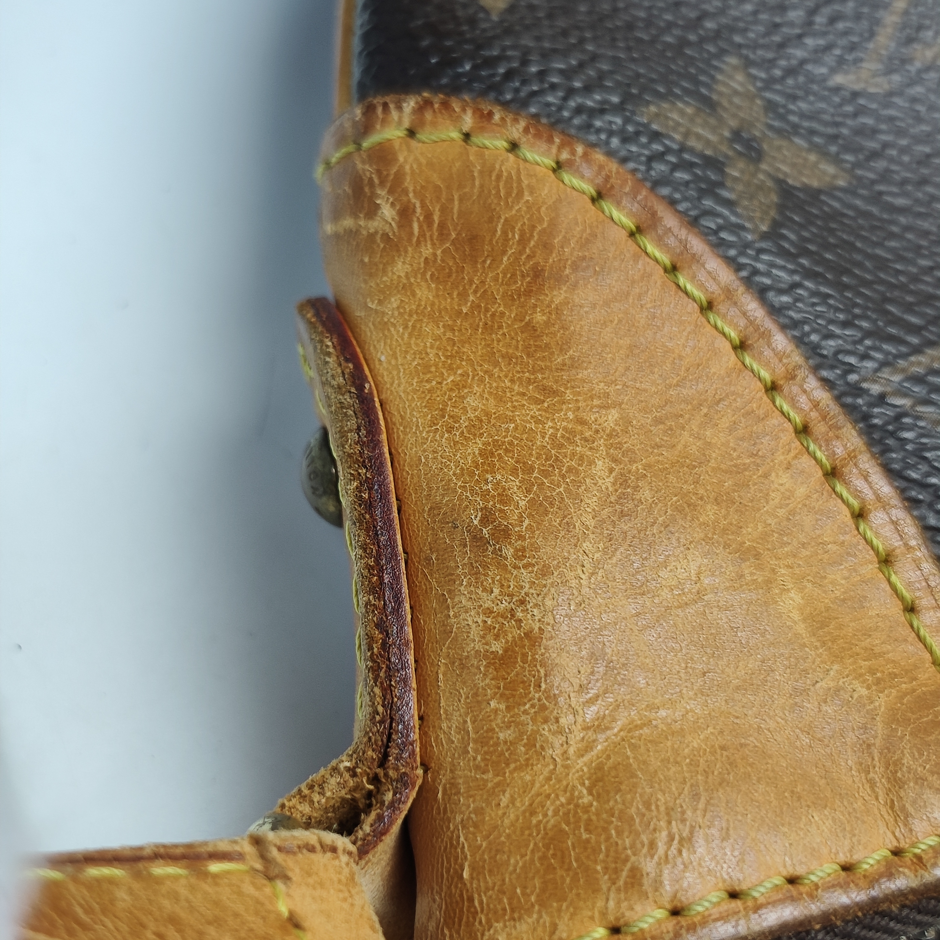 【*Shipped from: China*】LOUIS VUITTON Odeon PU Shoulder Bag — view 10