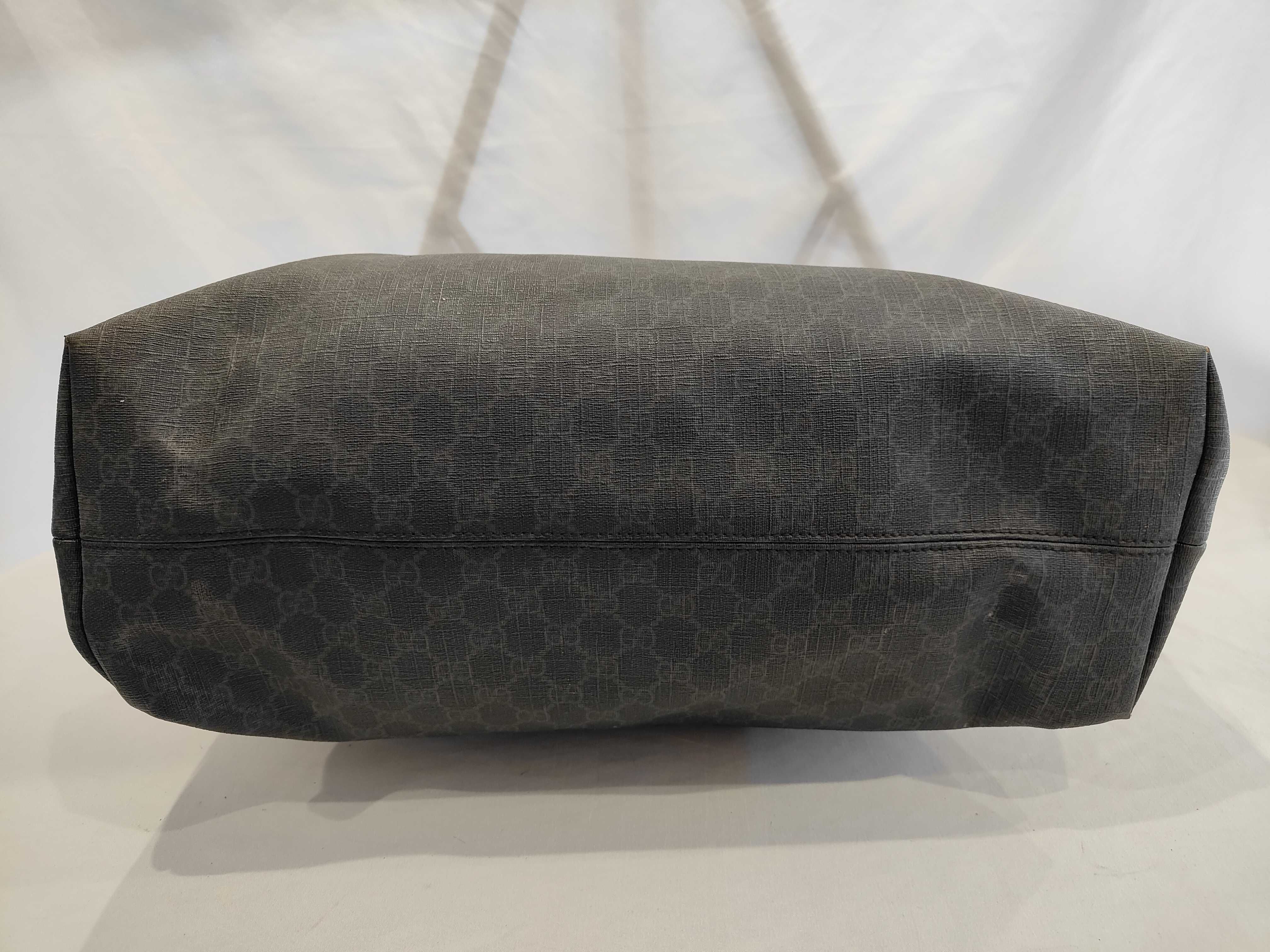 GG Supreme 162785 Shoulder Bag — view 3