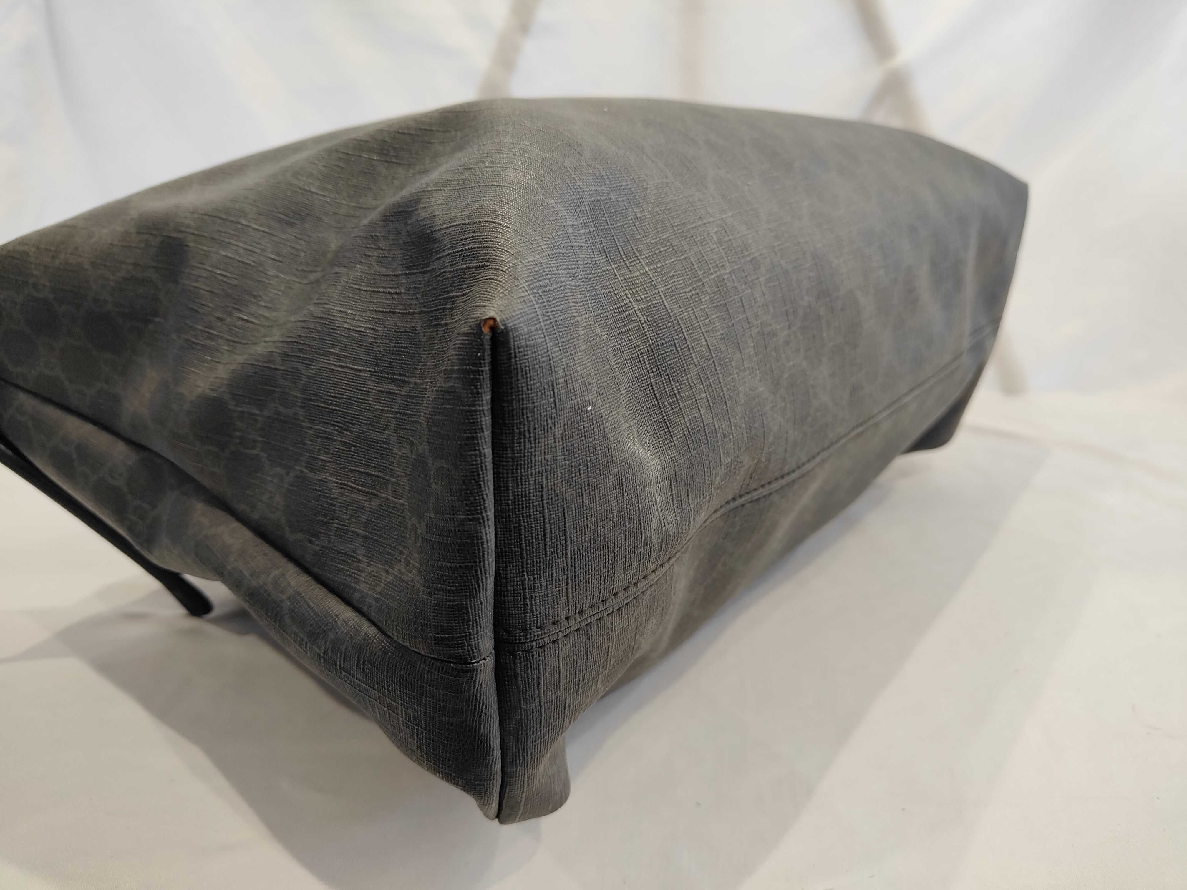 GG Supreme 162785 Shoulder Bag — view 4