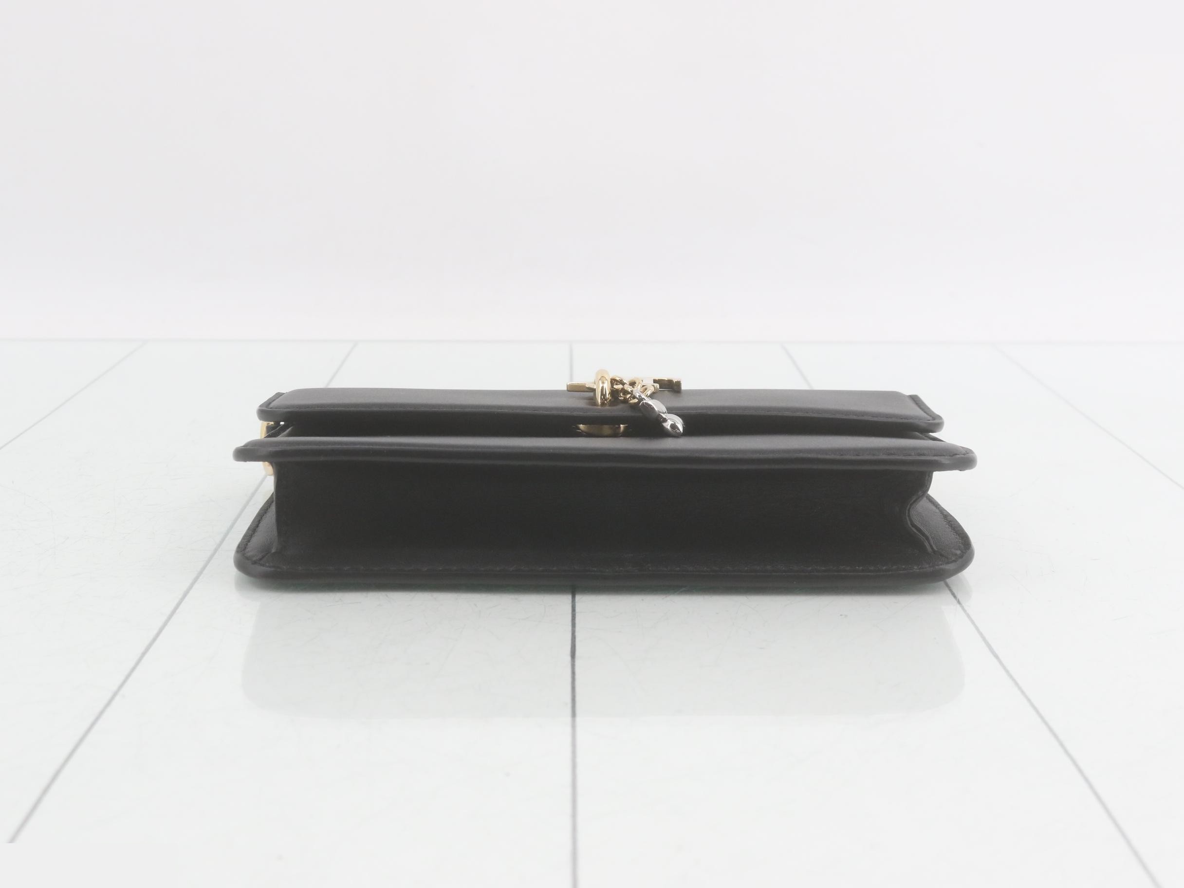 LV Bloom Wallet on Chain, Unused, Retail Price ¥305,800 — view 3
