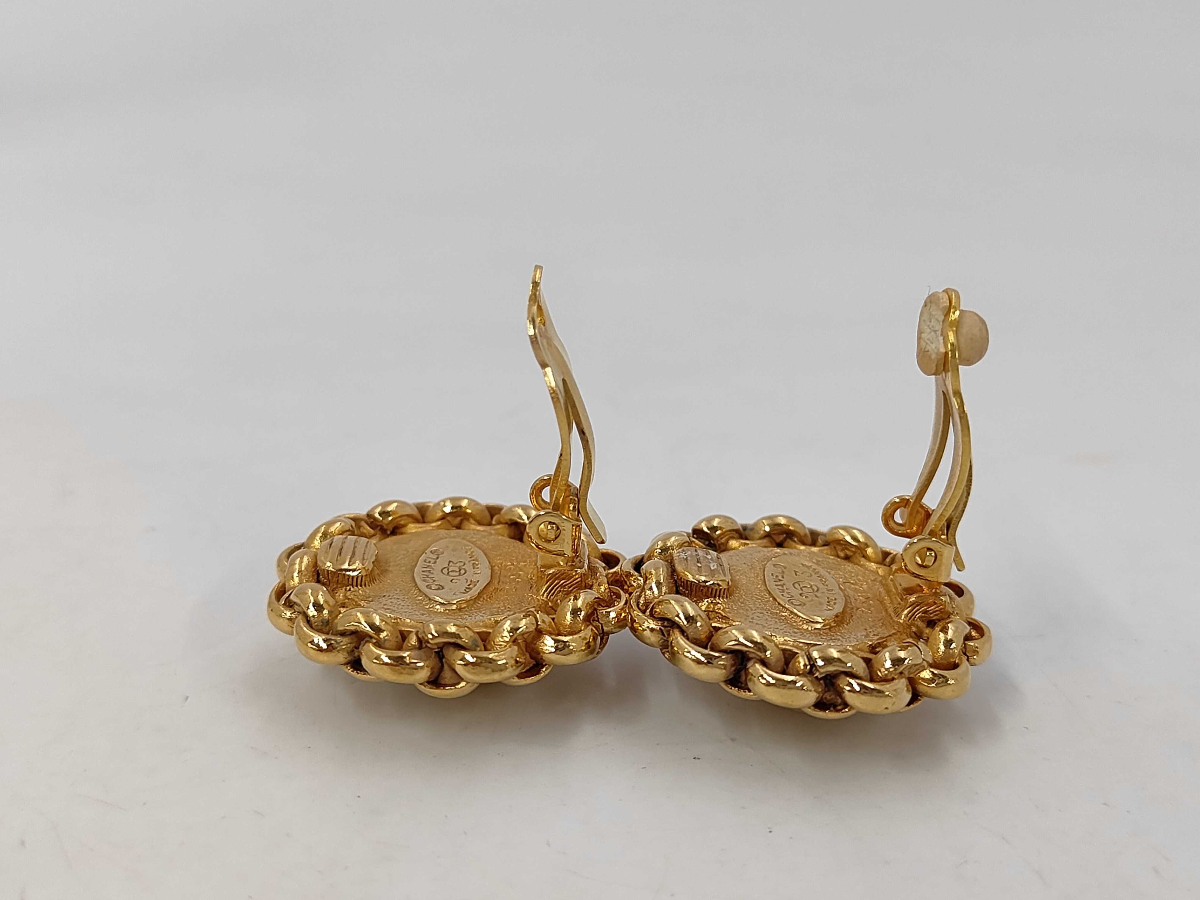 Pearl White x Gold (YG) Earrings — view 5